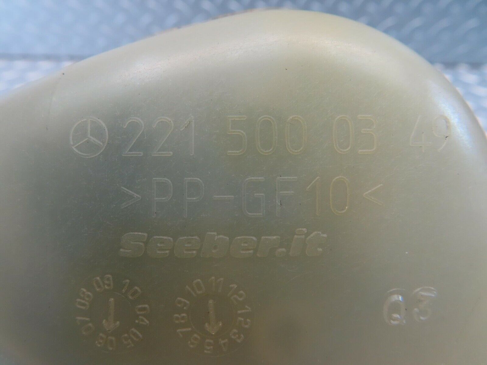 11209 Mercedes-Benz W221 S320 Coolant Tank Reservoir 2215000349