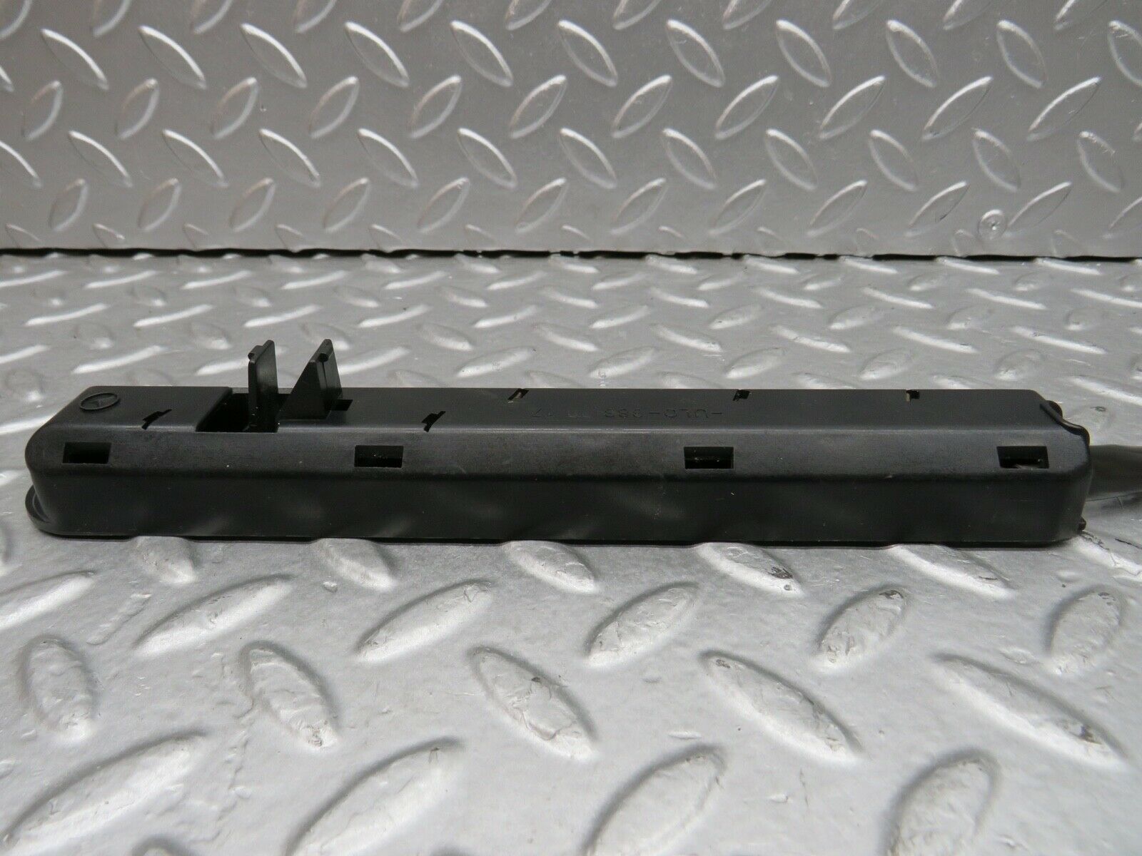 21886 Mercedes-Benz S124 Wagon Tail Light Bulb Holder 3833017