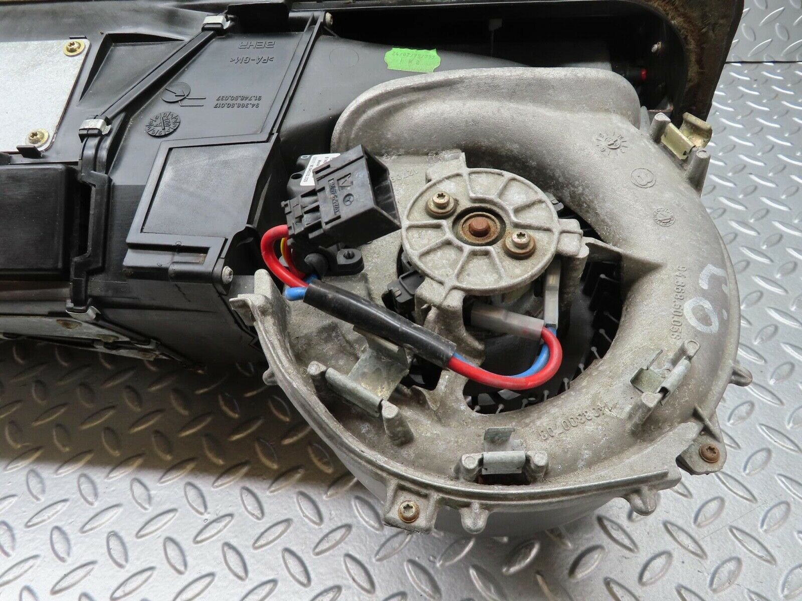 15106 Mercedes-Benz W140 S320 Heater Box Blower Housing Behr 1408303662