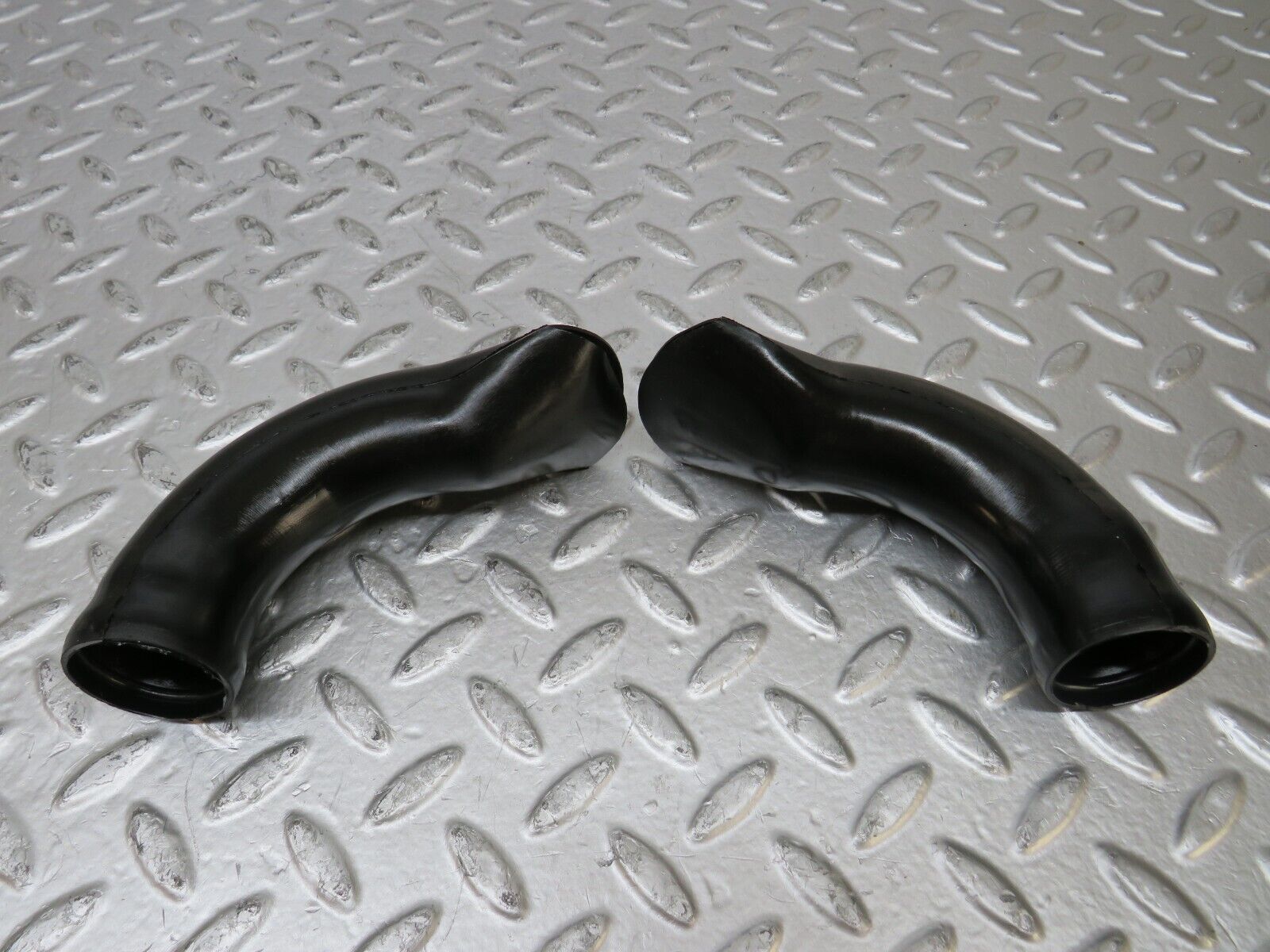 26159 Mercedes-Benz W116 450SE Water Drain Hose Pipe Pair 1168350397