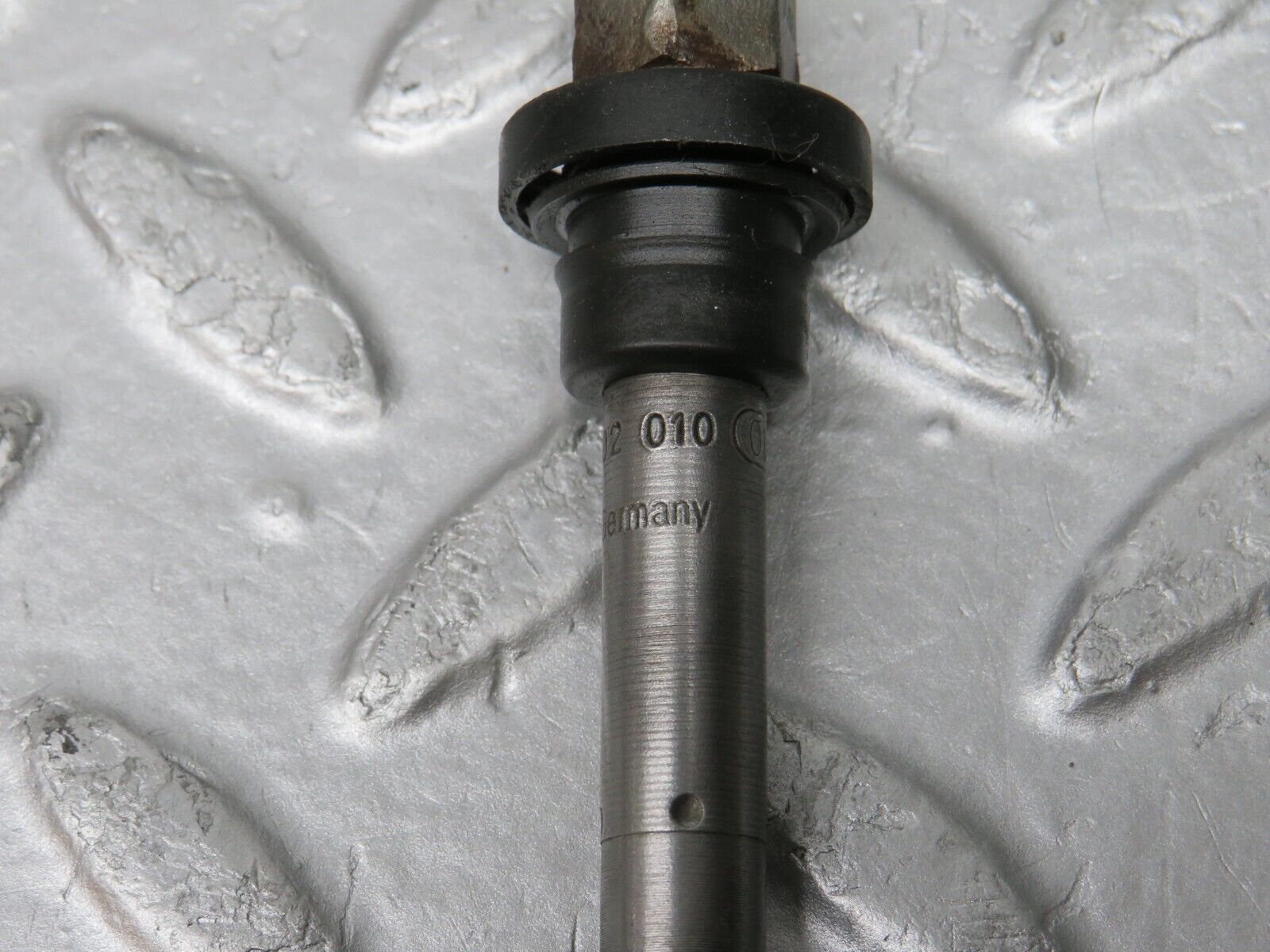 32703 Mercedes-Benz S124 300TE Wagon Fuel Injector Bosch 0437502010