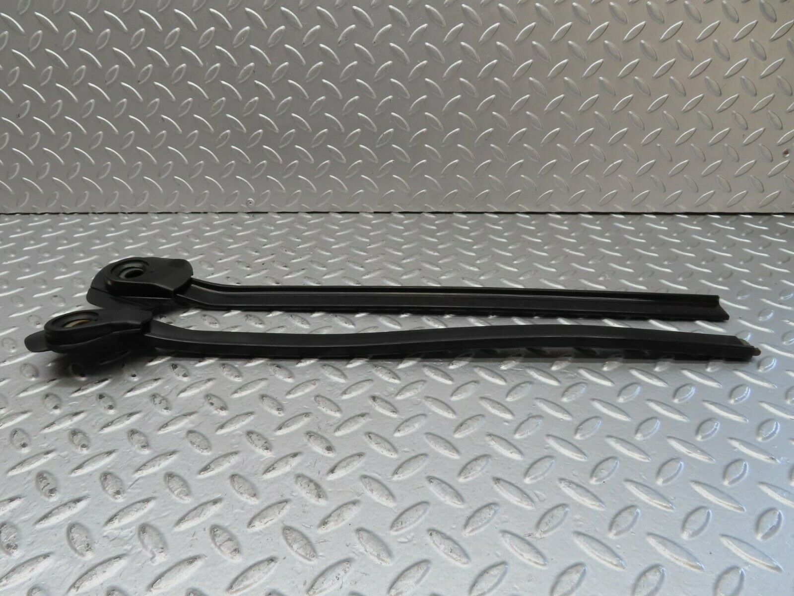 15463 Mercedes-Benz W123 230E Right Seat Belt Runner With Cover 1239192620