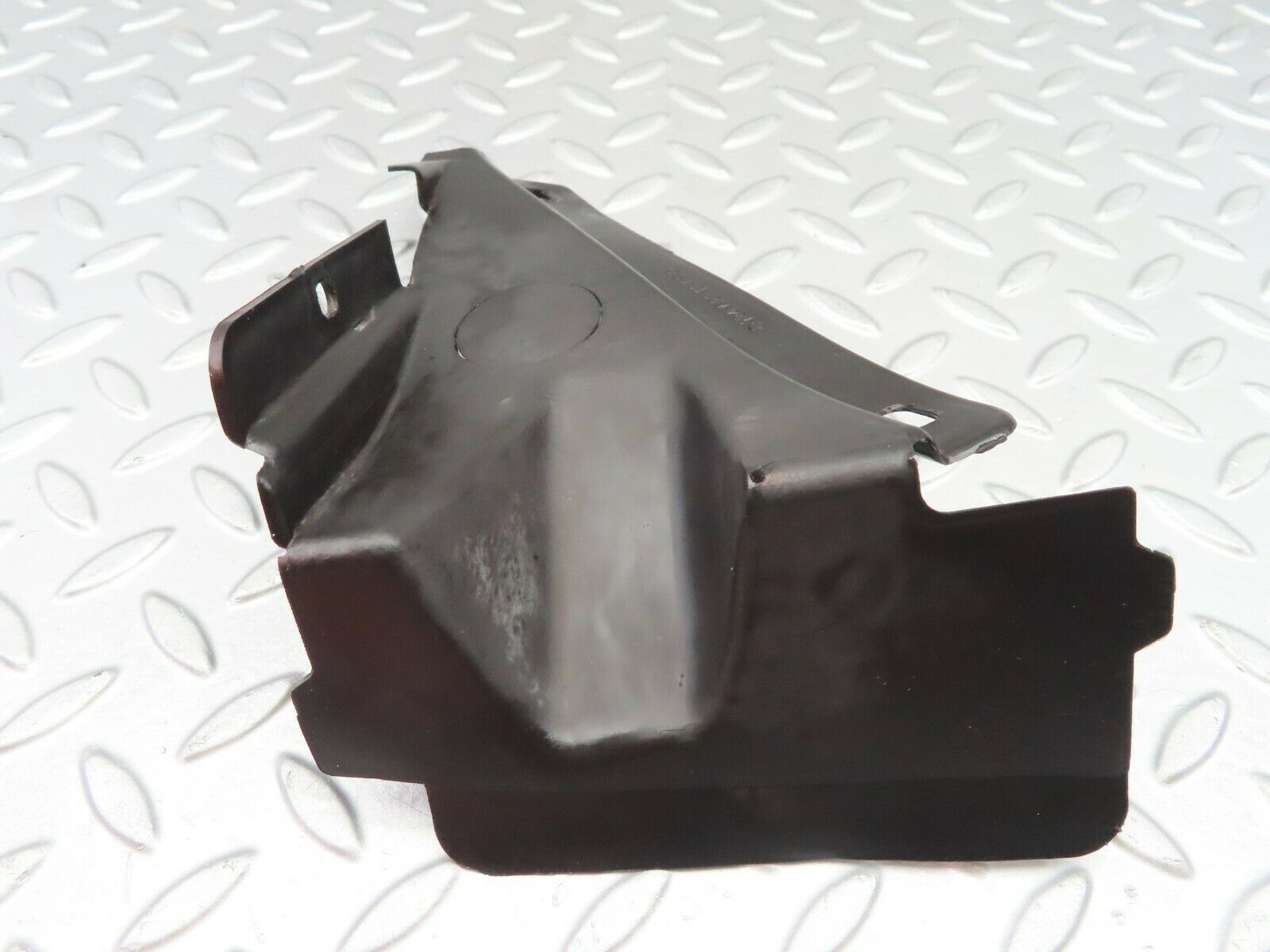 6726 Mercedes-Benz S124 E220 Wagon Covering Side Member Right 1246281007