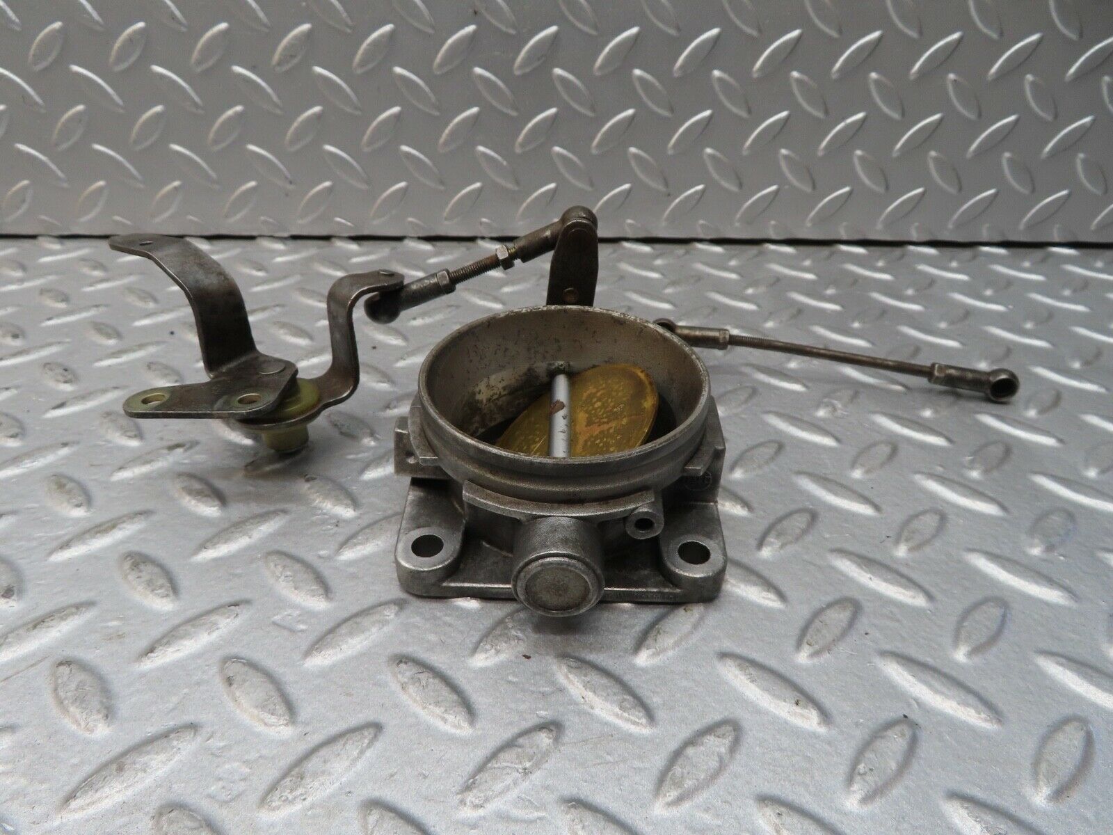 17048 Mercedes-Benz C123 280CE Coupe Throttle Body Valve & Linkage 0011404153