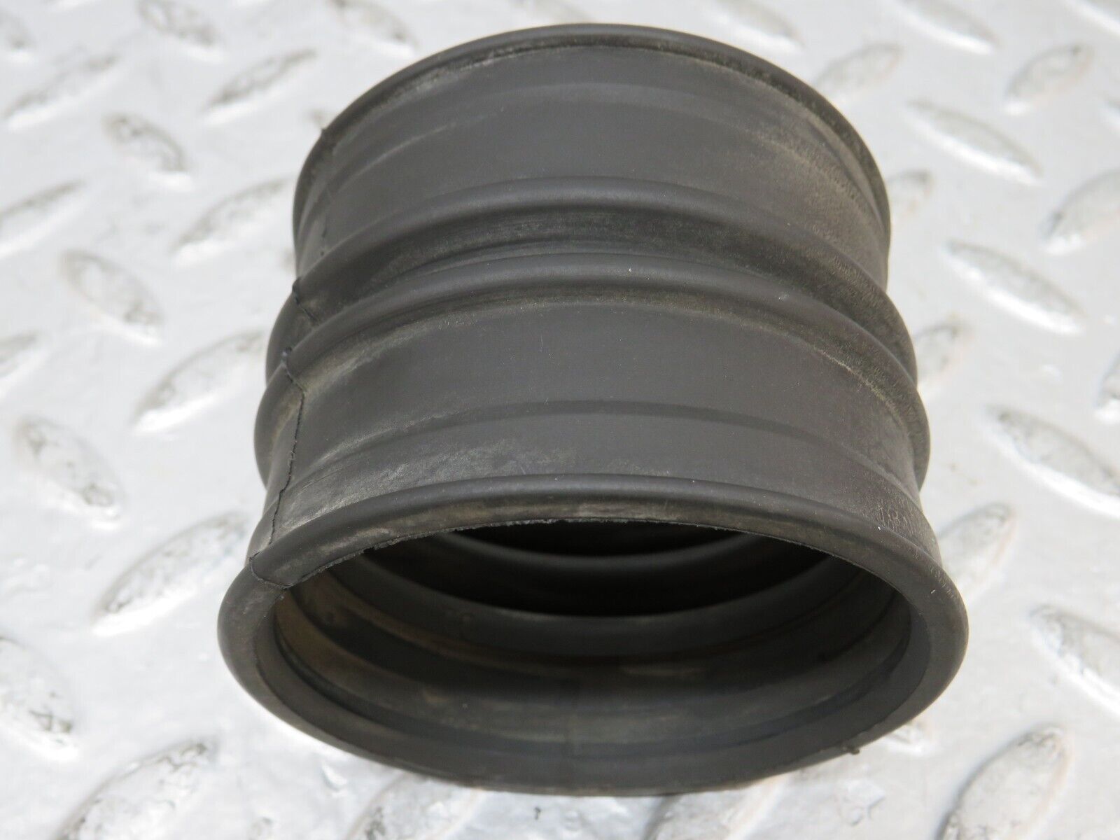 26417 Mercedes-Benz C124 220CE Coupe Air Intake Pipe 1110940291