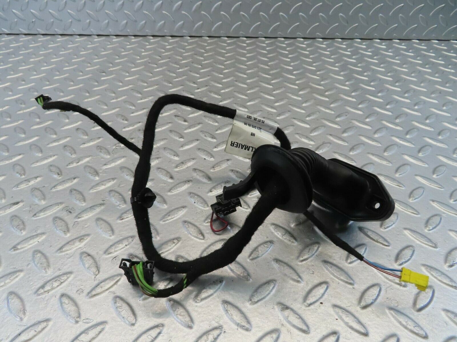 11133 Mercedes-Benz W221 S320 Rear Left Door Wire Harness 2215408508