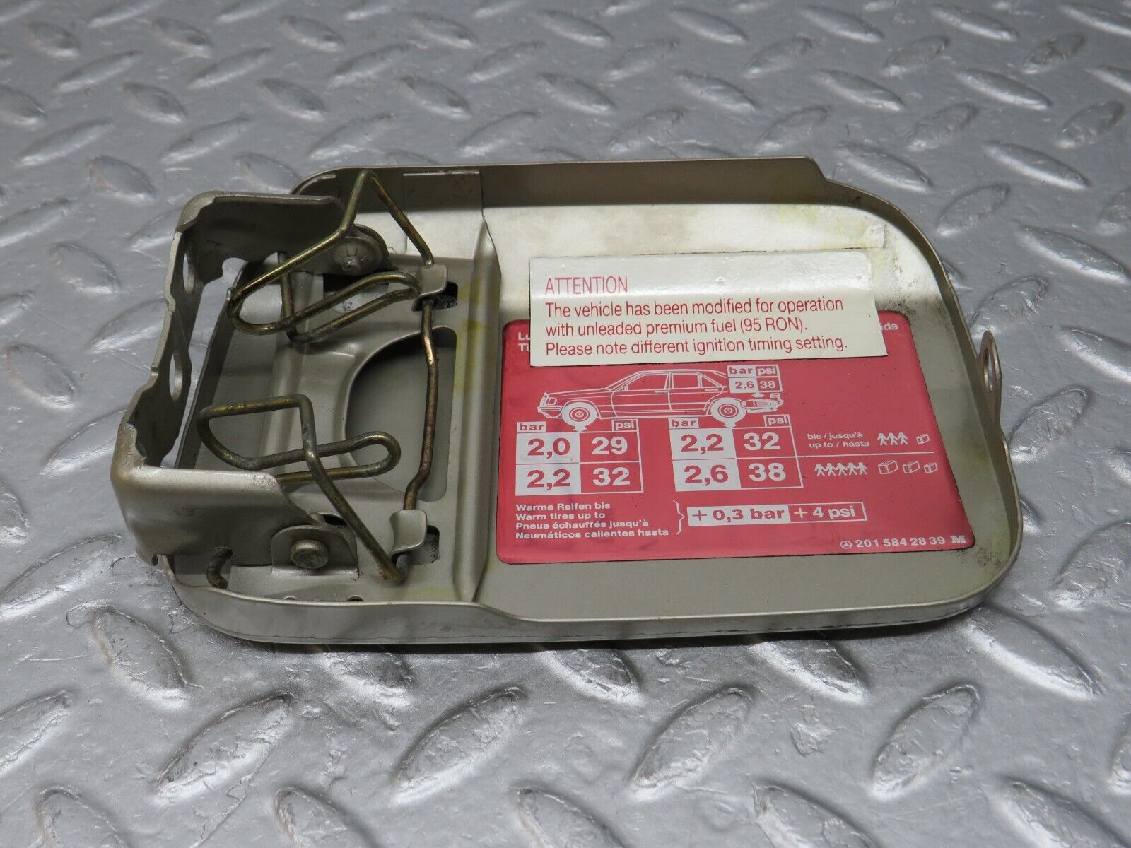 36548 Mercedes-Benz W201 190E 2.0L Fuel Tank Flap Cap 2015842839