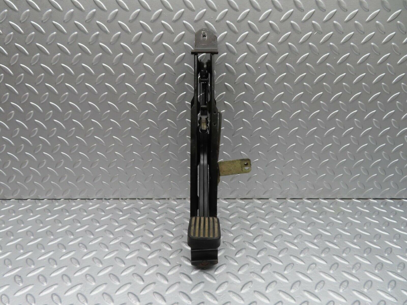 13991 Mercedes-Benz C107 280SLC Parking Brake Pedal