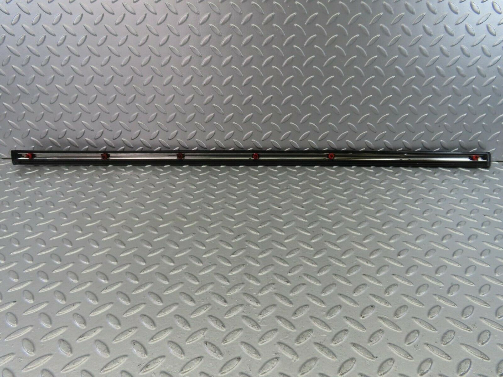 10238 Mercedes-Benz W116 Front Right Door Centre Moulding Trim