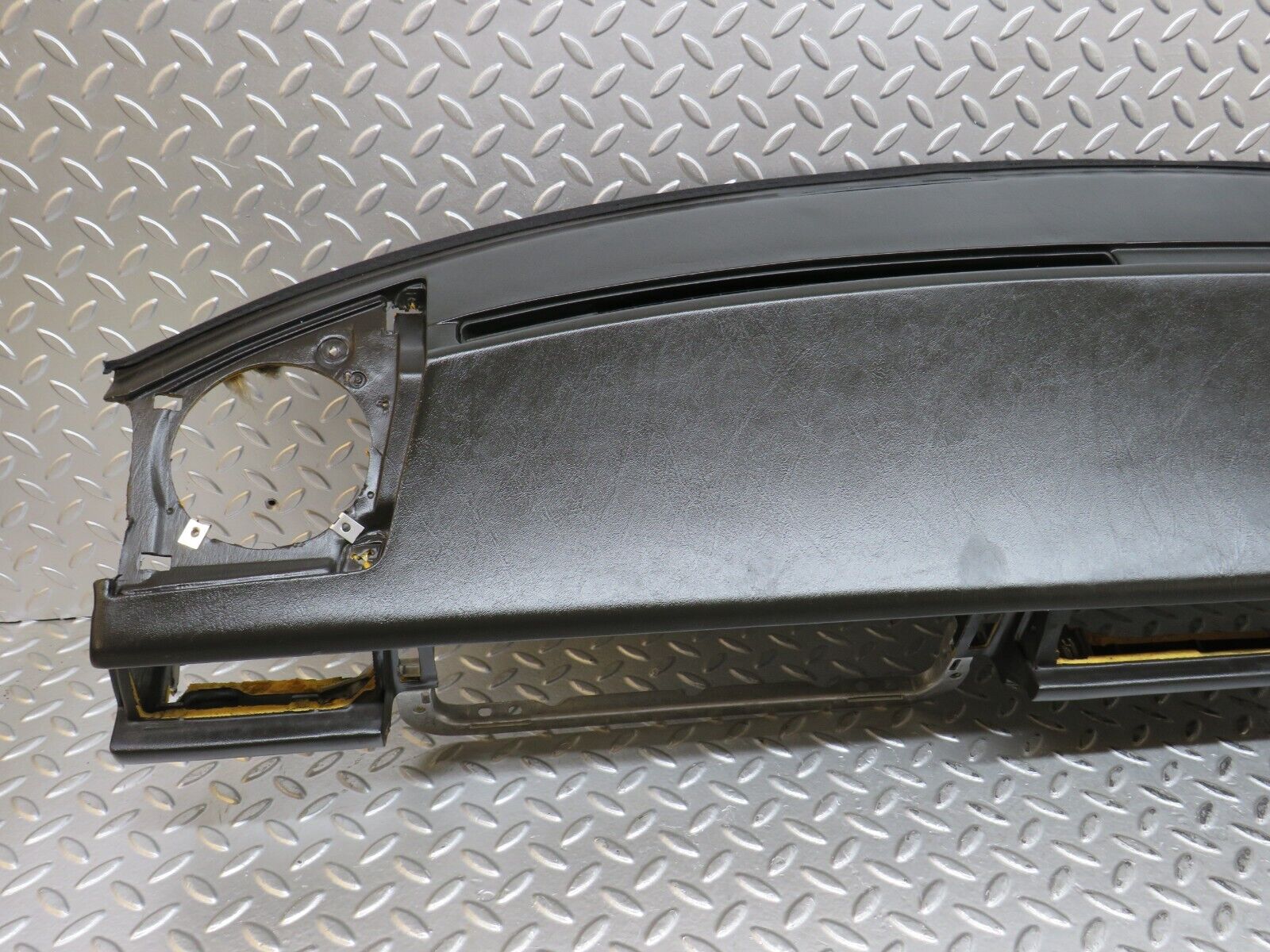 28911 Mercedes-Benz C124 320CE Coupe Dashboard Brown