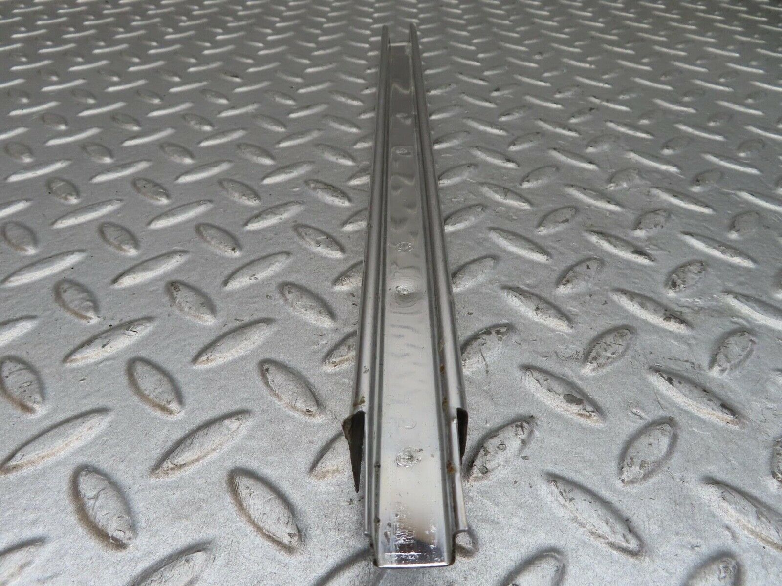 13186 Mercedes-Benz W111 220S Front Right Door Window Chrome Frame