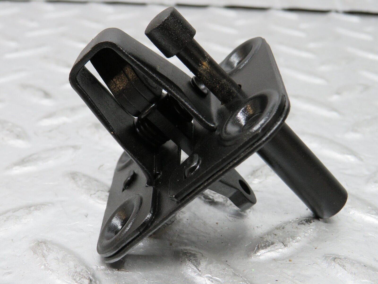 26866 Mercedes-Benz W123 240D Bonnet Lock Latch