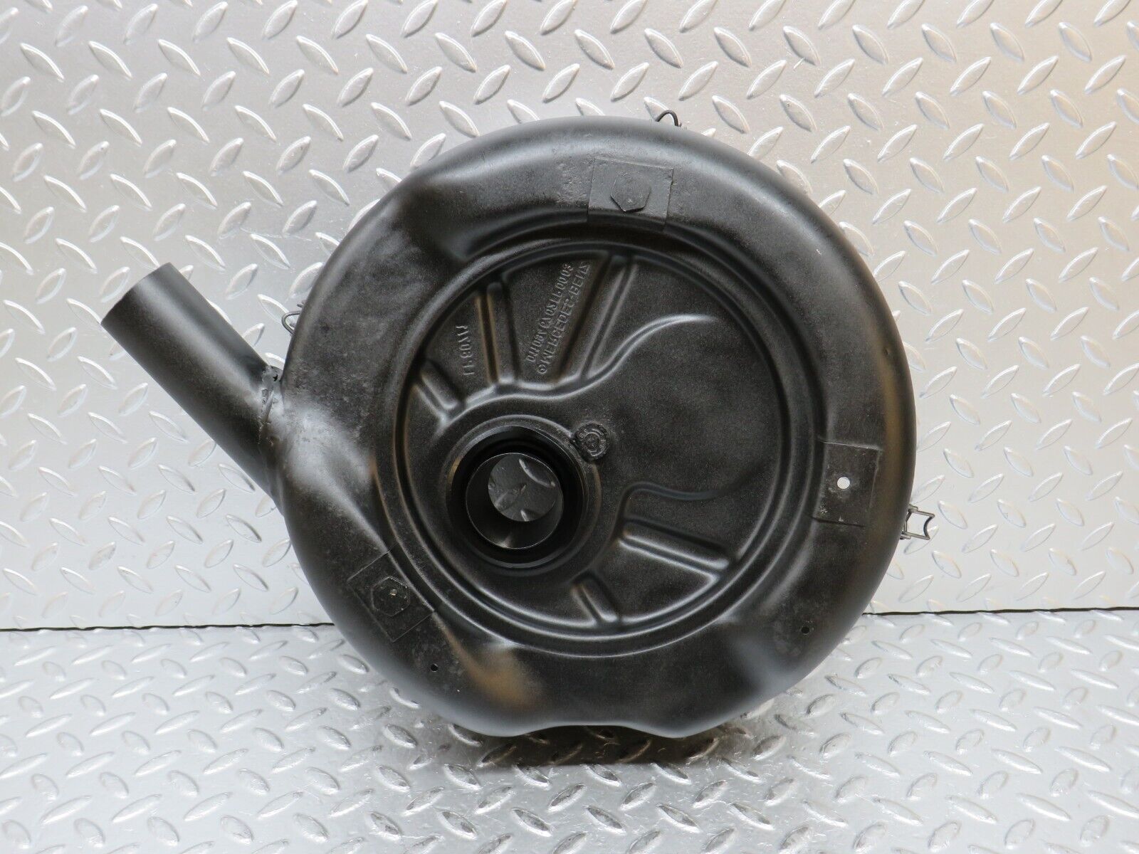 0307 Mercedes-Benz W123 220D Air Filter Housing Bottom 0110946702