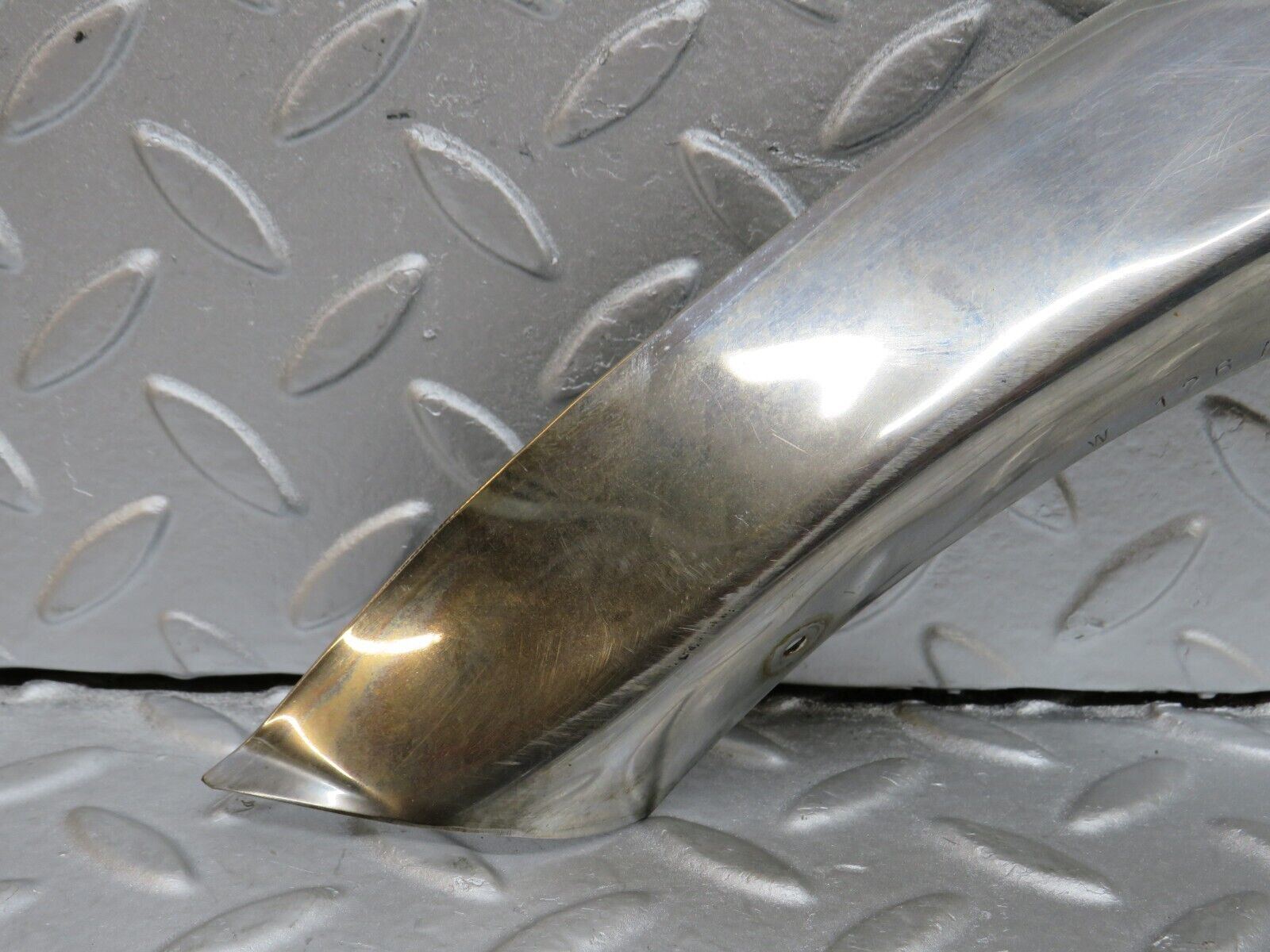 36291 Mercedes-Benz W126 420SE Rear Left Chrome Wheel Arch Trim