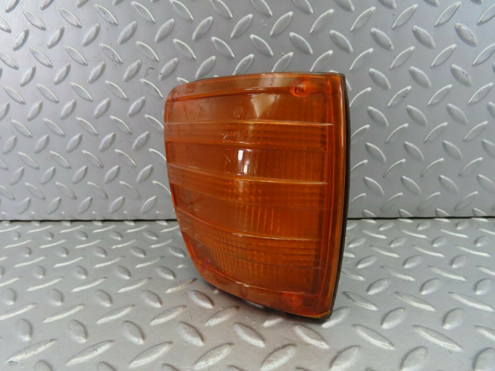 8059 Mercedes-Benz W116 Indicator Light Front Right 1305233002