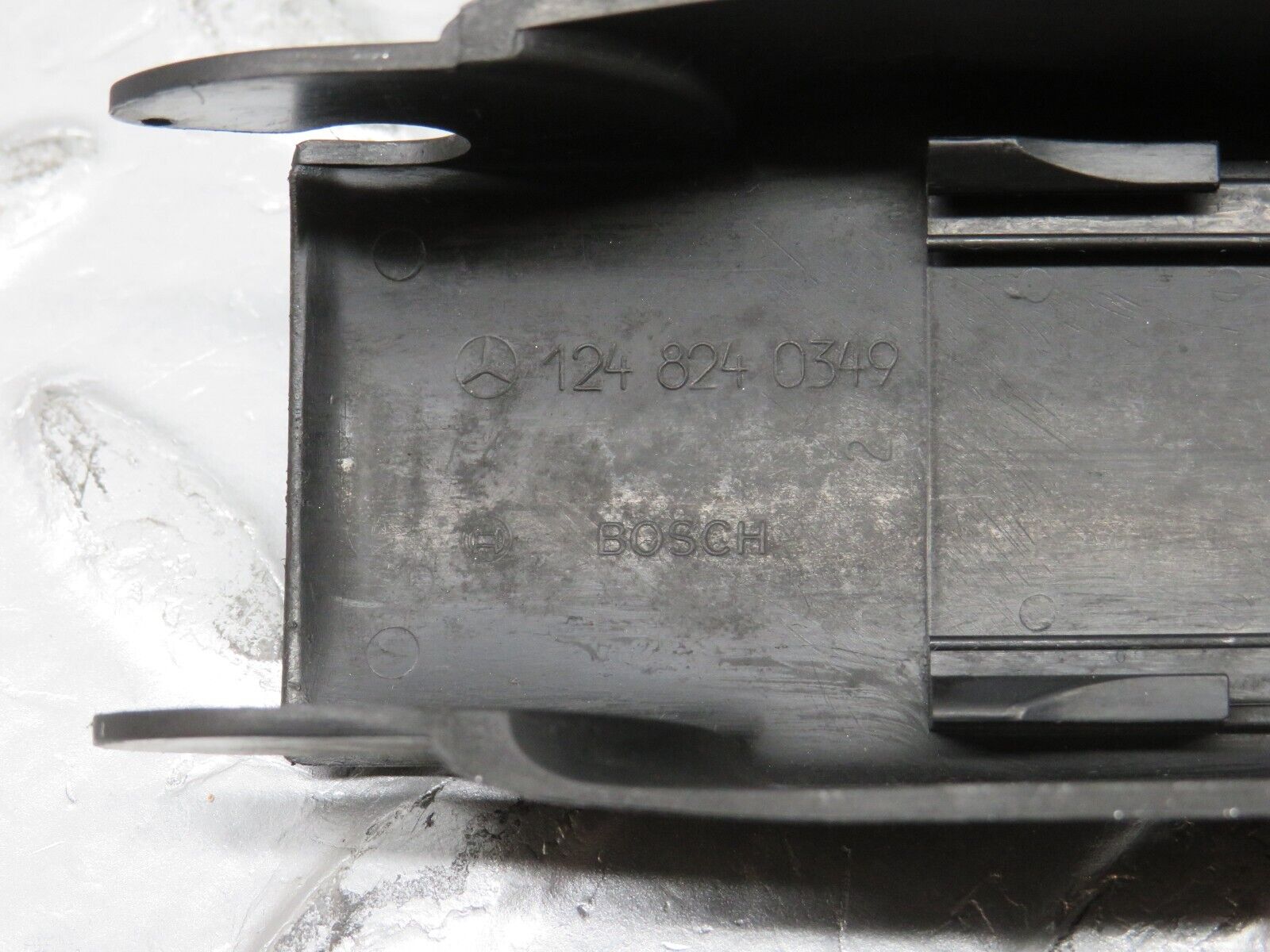 31626 Mercedes-Benz W201 190LE 1.8L Windscreen Wiper Arm Cover Bosch 1248240349