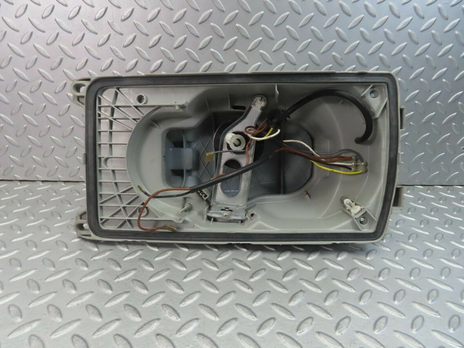 8470 Mercedes-Benz W123 Headlight Housing Hella Left