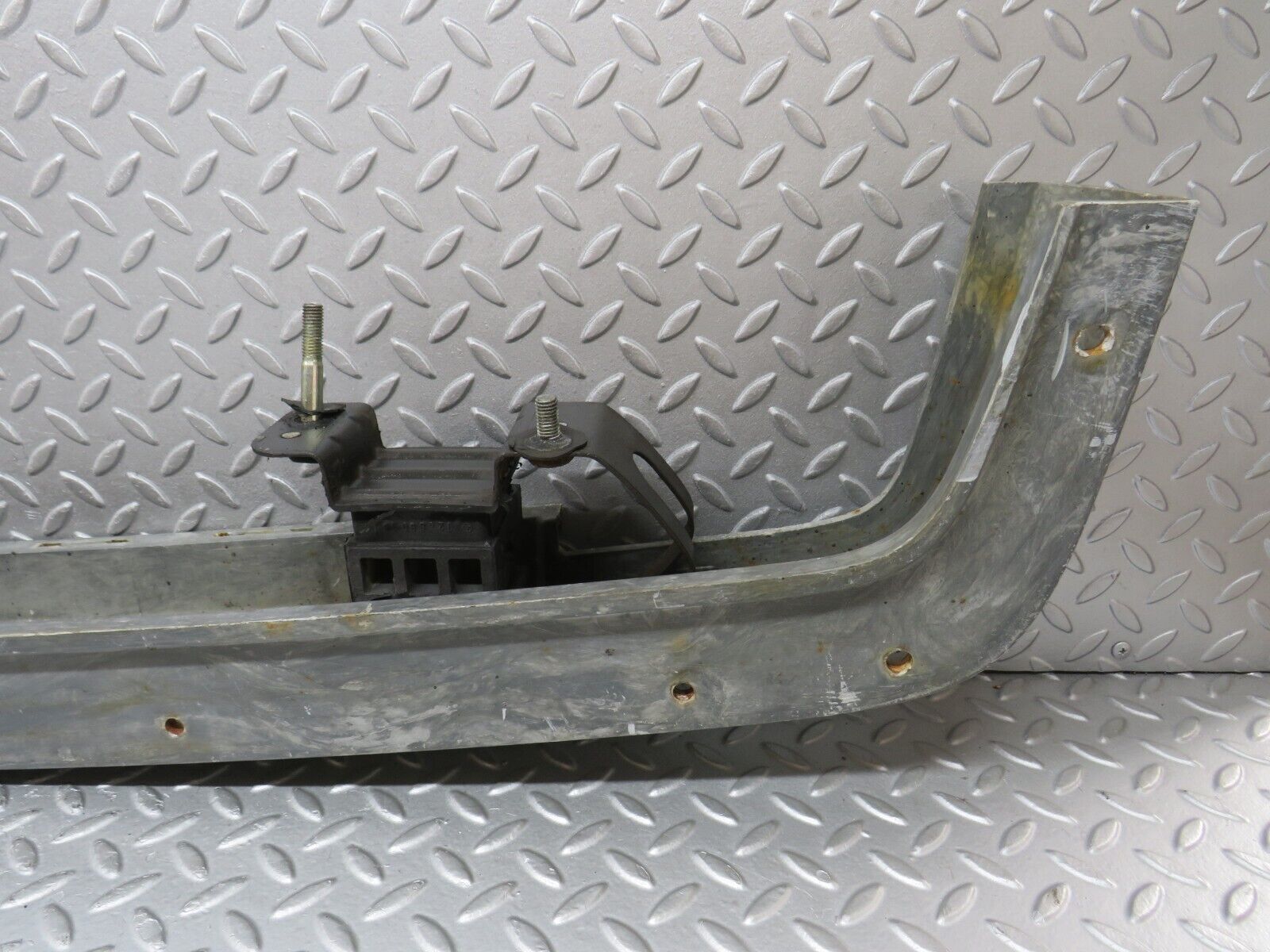 36313 Mercedes-Benz W126 420SE Rear Bumper Bracket Reinforcement 1268851105