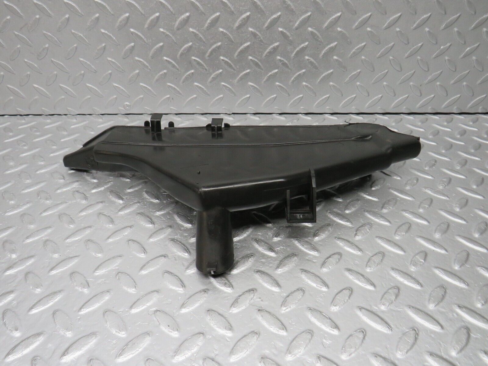 38778 Mercedes-Benz W201 190E 2.6L Front Right Rain Gutter Drain Channel 2016280273