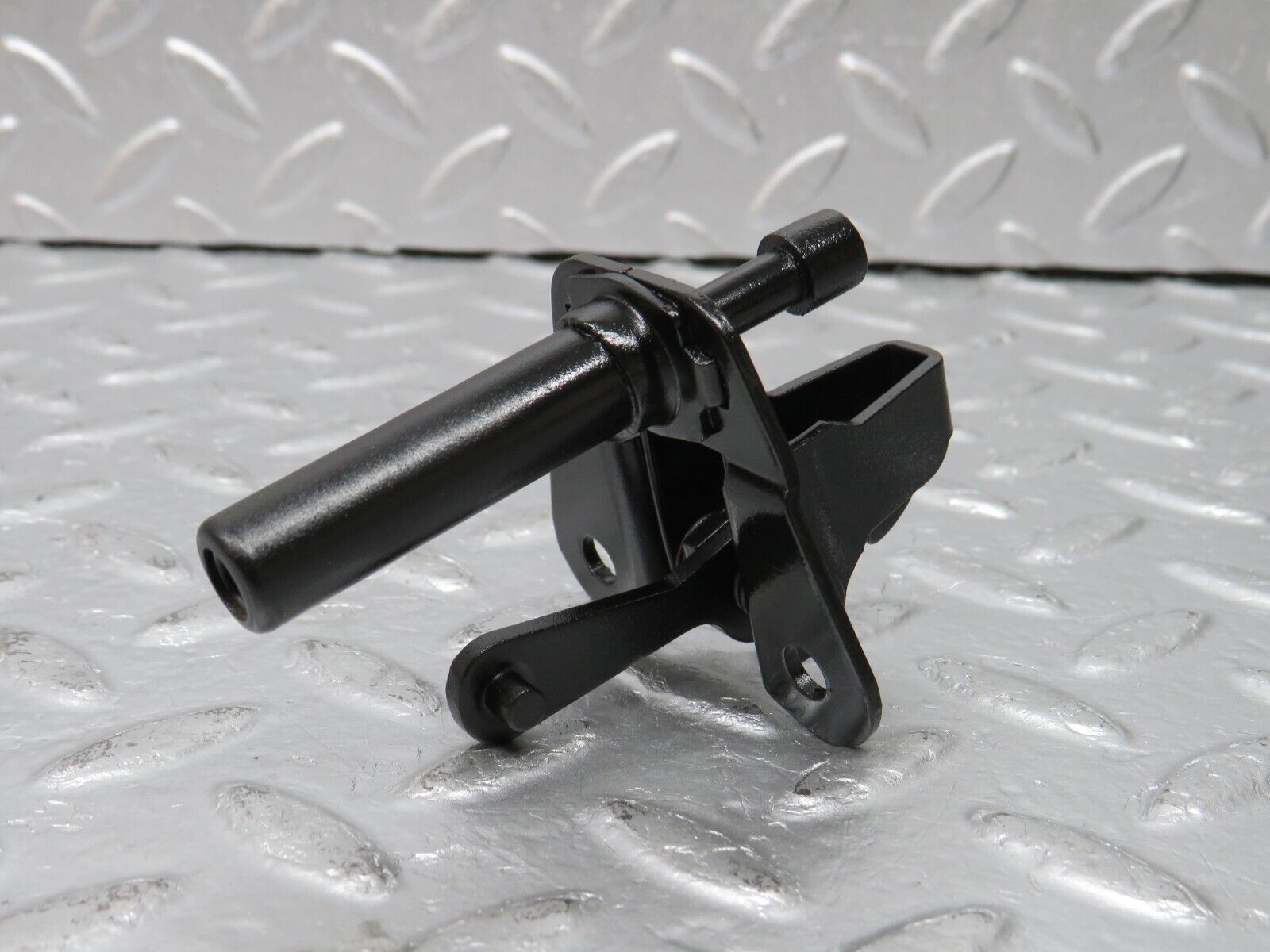 33789 Mercedes-Benz W201 190E 2.0L Bonnet Lock Catch 2018800260