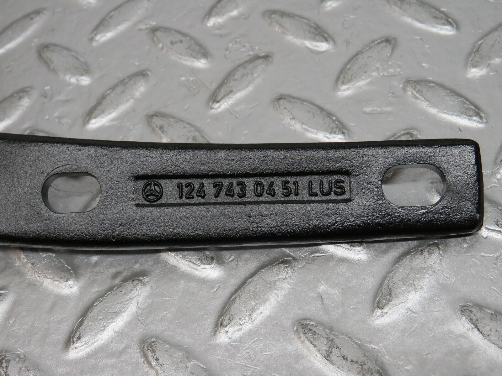 32542 Mercedes-Benz S124 300TE Trunk Lid Hinge Right 1247430451 1247430221