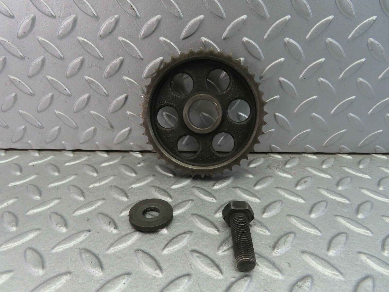 8037 Mercedes-Benz W115 220D Camshaft Timing Gear 1210520201