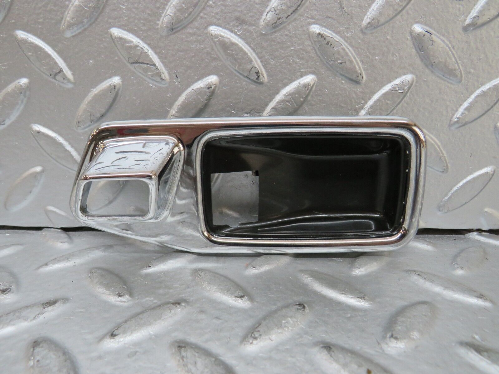 27173 Mercedes-Benz W123 280E Chrome Frame Door Opener Front Left 1167660211