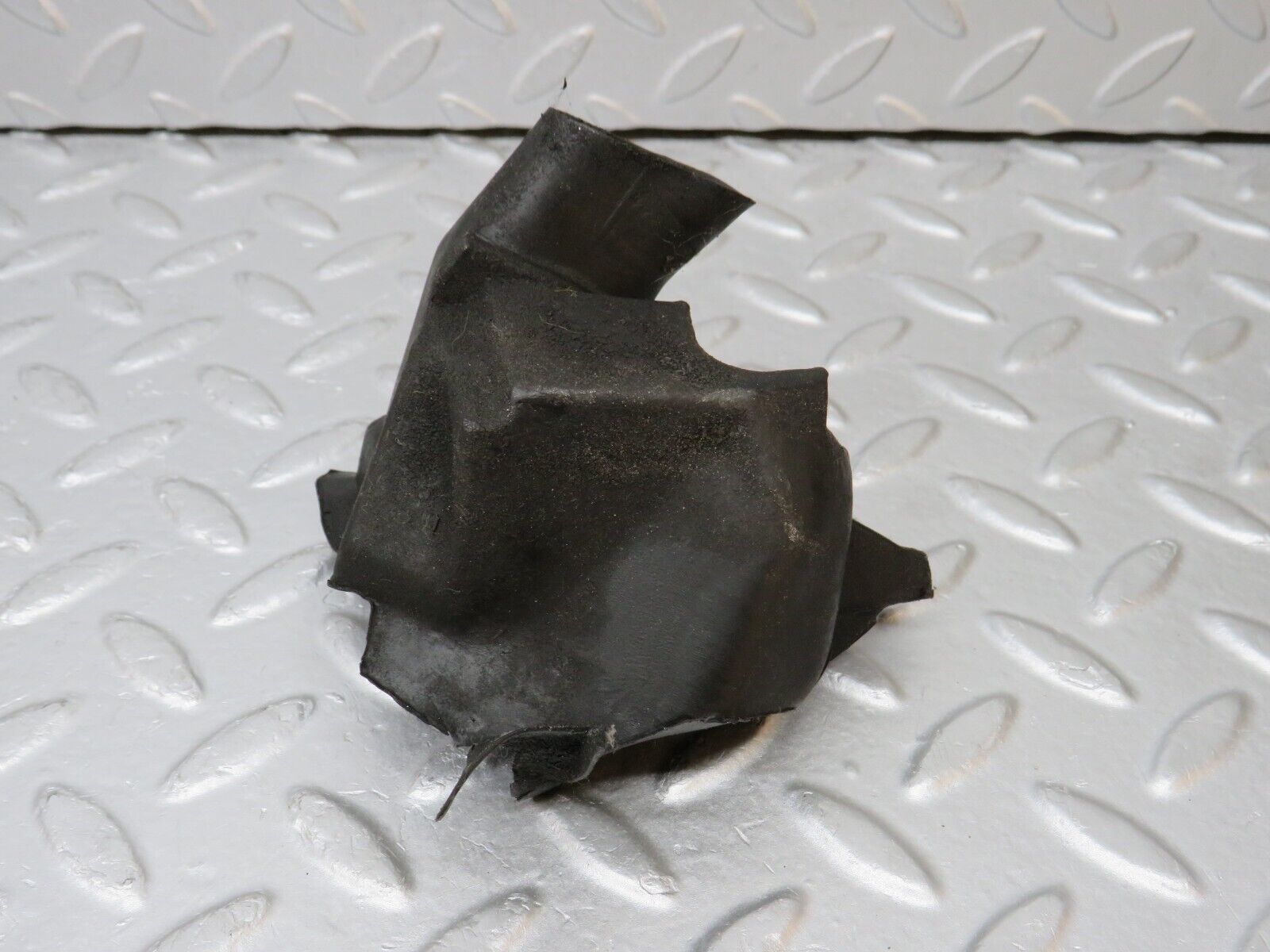 39013 Mercedes-Benz W201 190E 2.6L Water Drain Rubber Left Side 2016280169