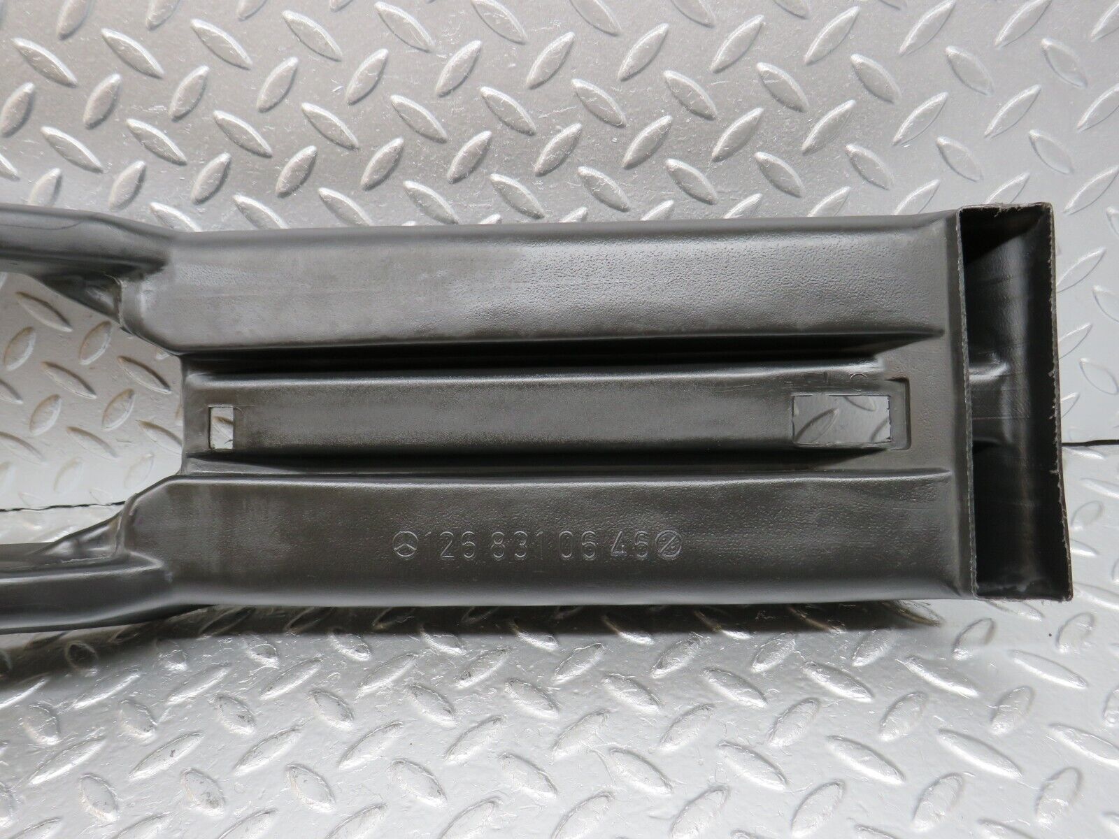 34341 Mercedes-Benz C126 380SEC Coupe Air Duct Heating Pipe 1268310646