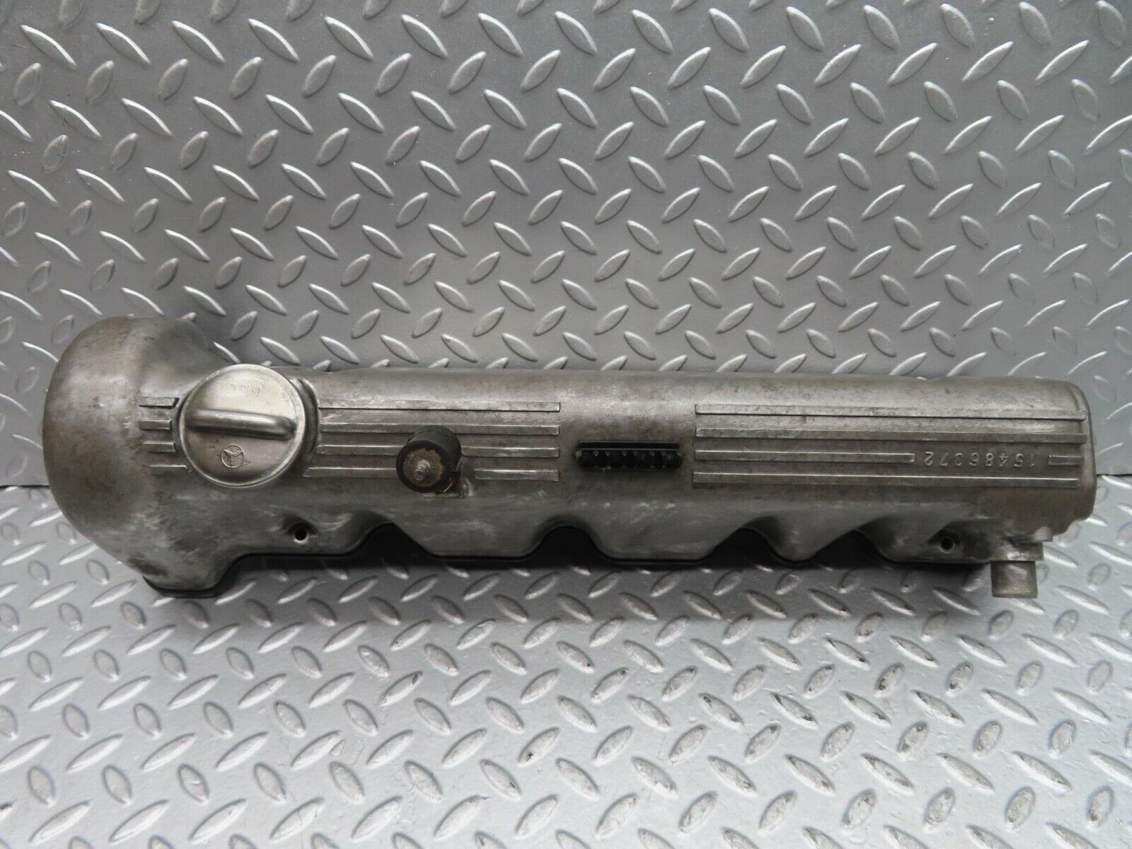 16730 Mercedes-Benz C107 380SLC Cylinder Head Valve Cover Right 1170160105