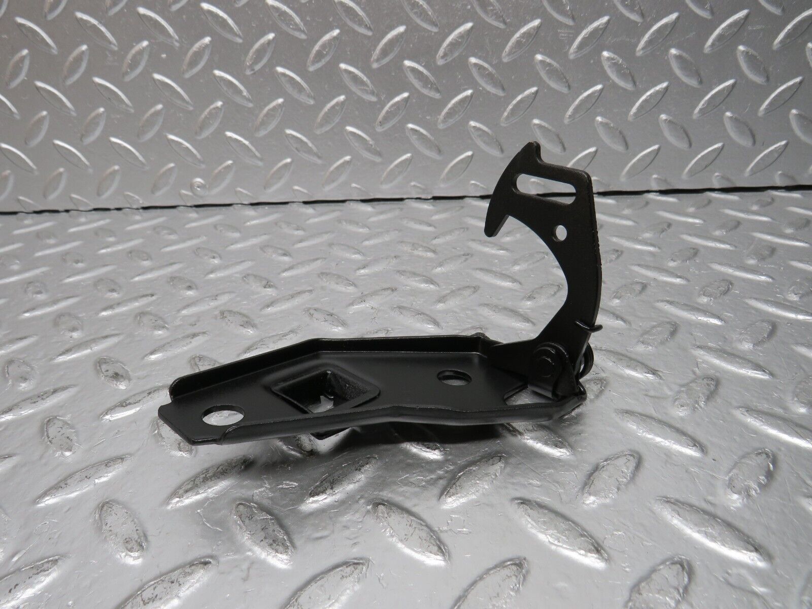 30549 Mercedes-Benz W124 230E Bonnet Release Latch