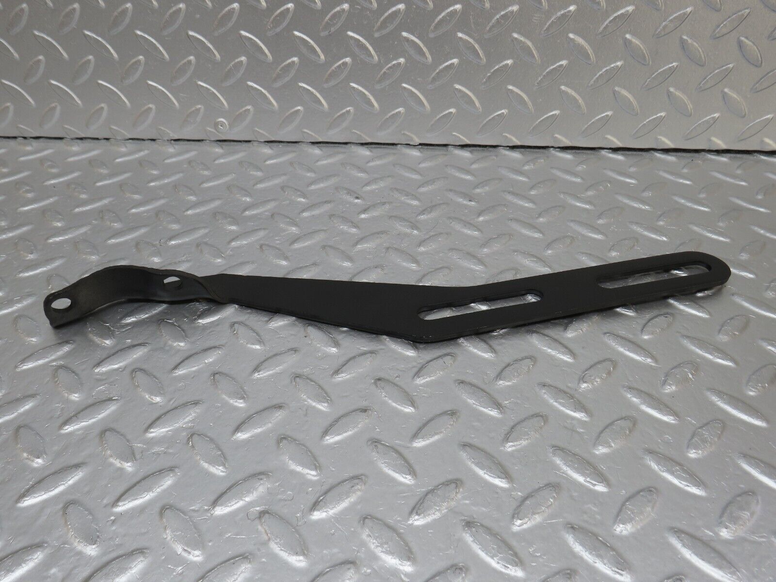 34611 Mercedes-Benz C126 380SEC Coupe Exhaust Bracket