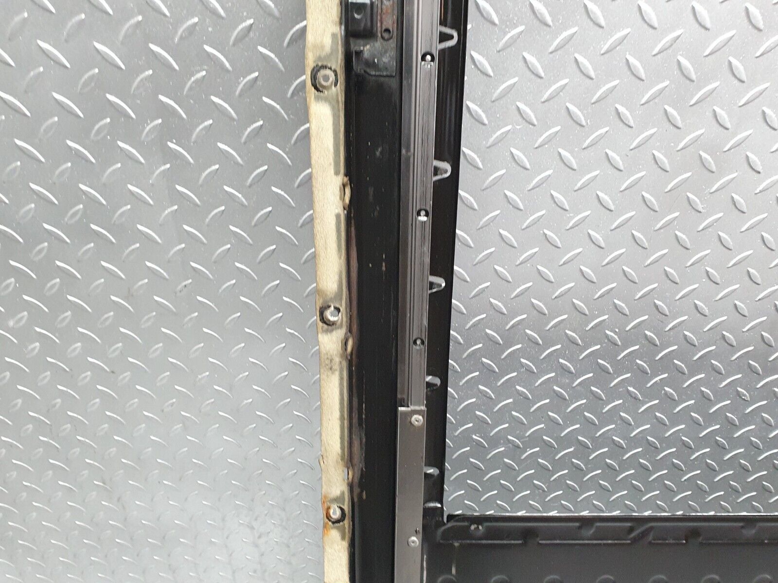 41142 Mercedes-Benz W126 300SE Power Sunroof Frame