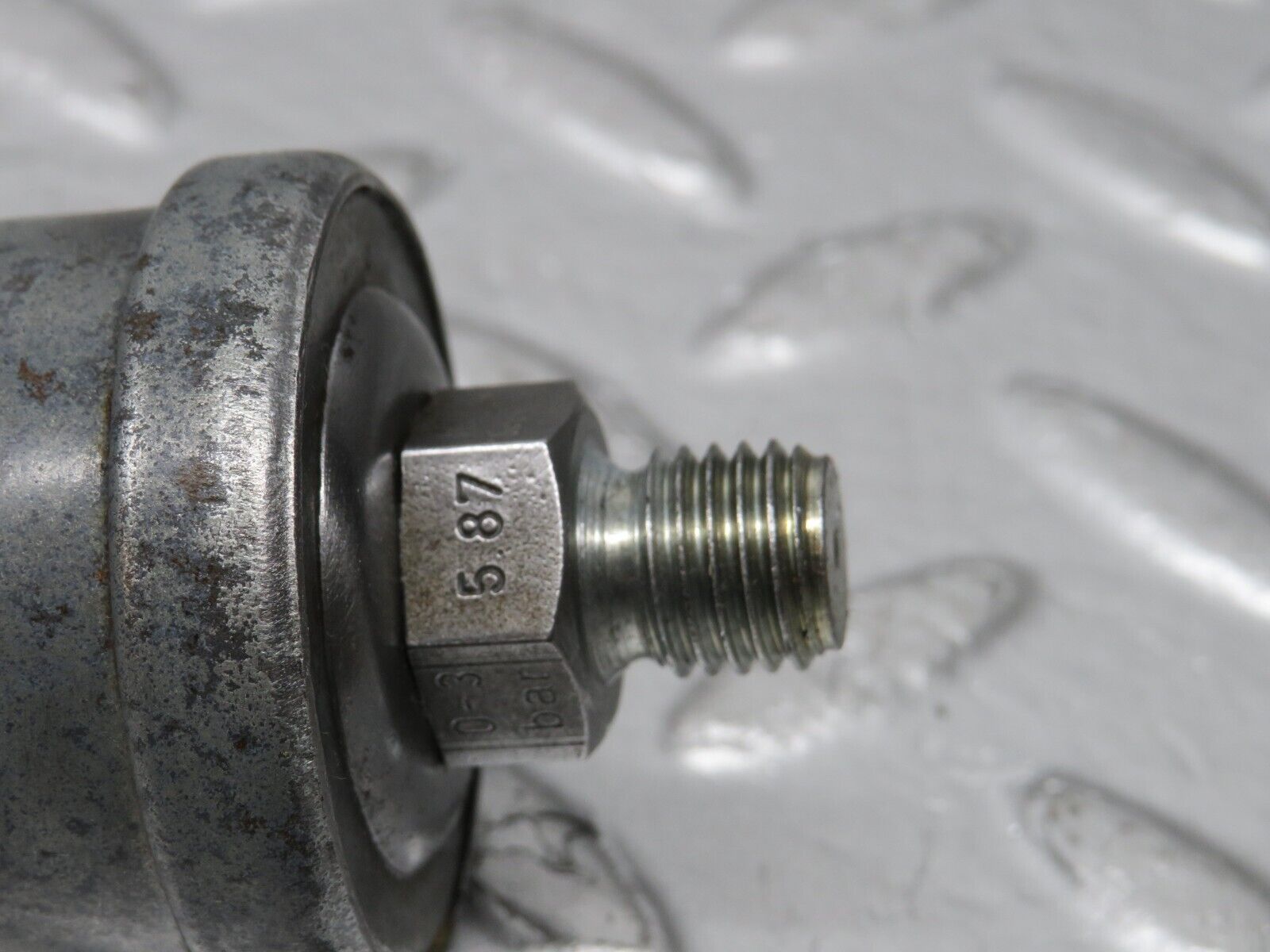 32702 Mercedes-Benz S124 300TE Wagon Oil Pressure Sensor 0065429417