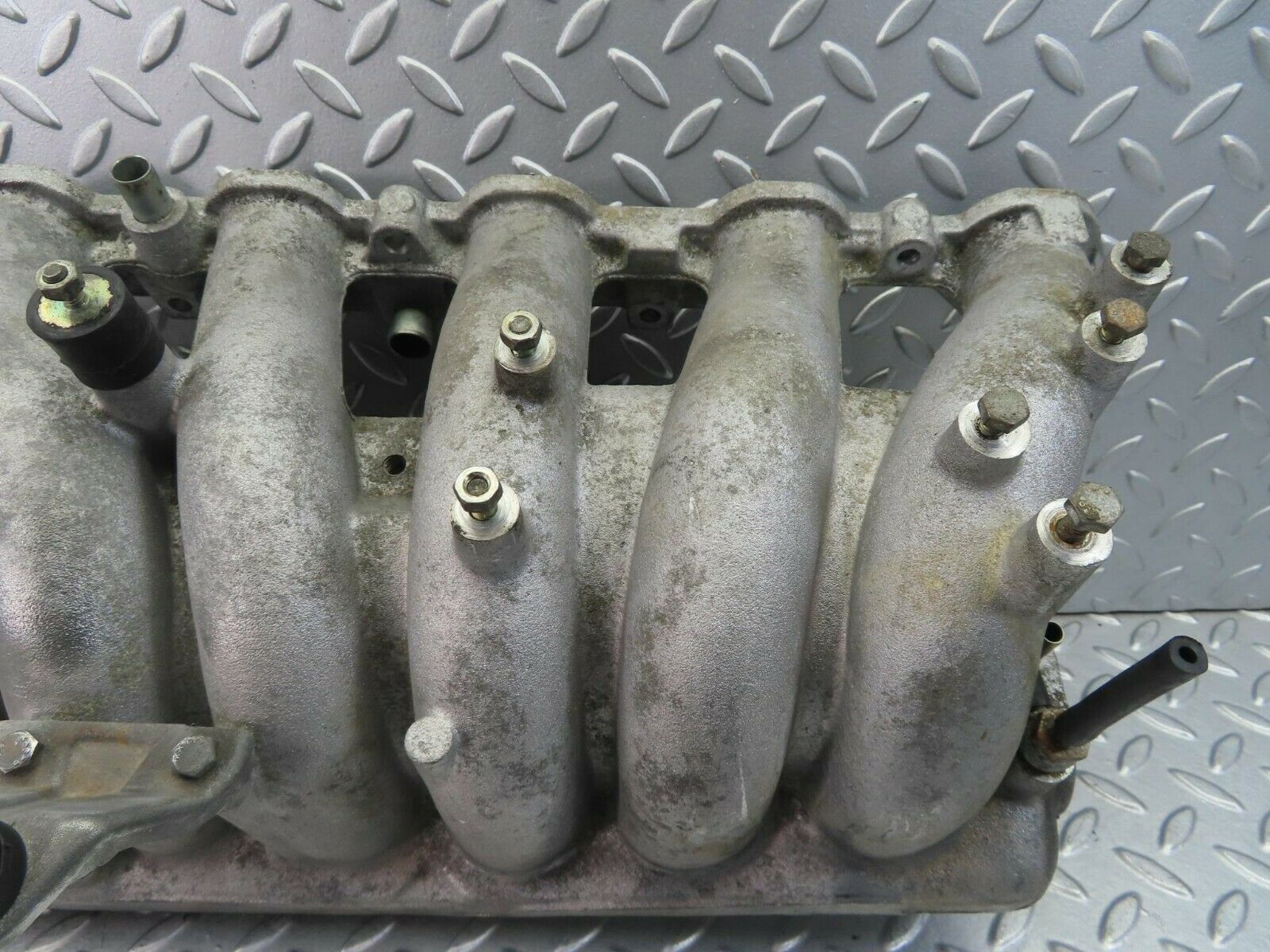 8560 Mercedes-Benz W116 Intake Manifold 1101412901