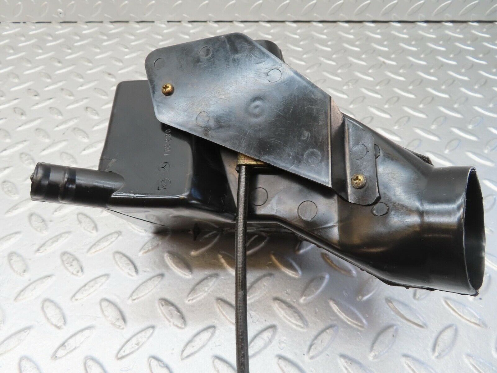 12393 Mercedes-Benz W108 280SE 3.5 Air Vent Control Right Side 1088301245