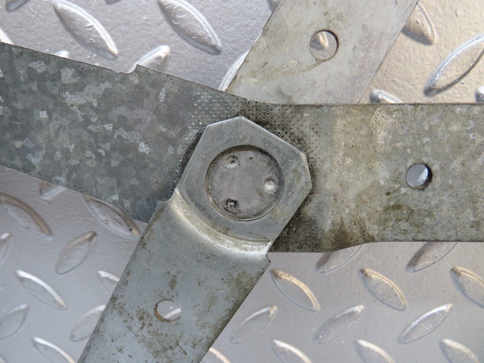 30070 Porsche 924 Right Door Power Window Regulator 477837376