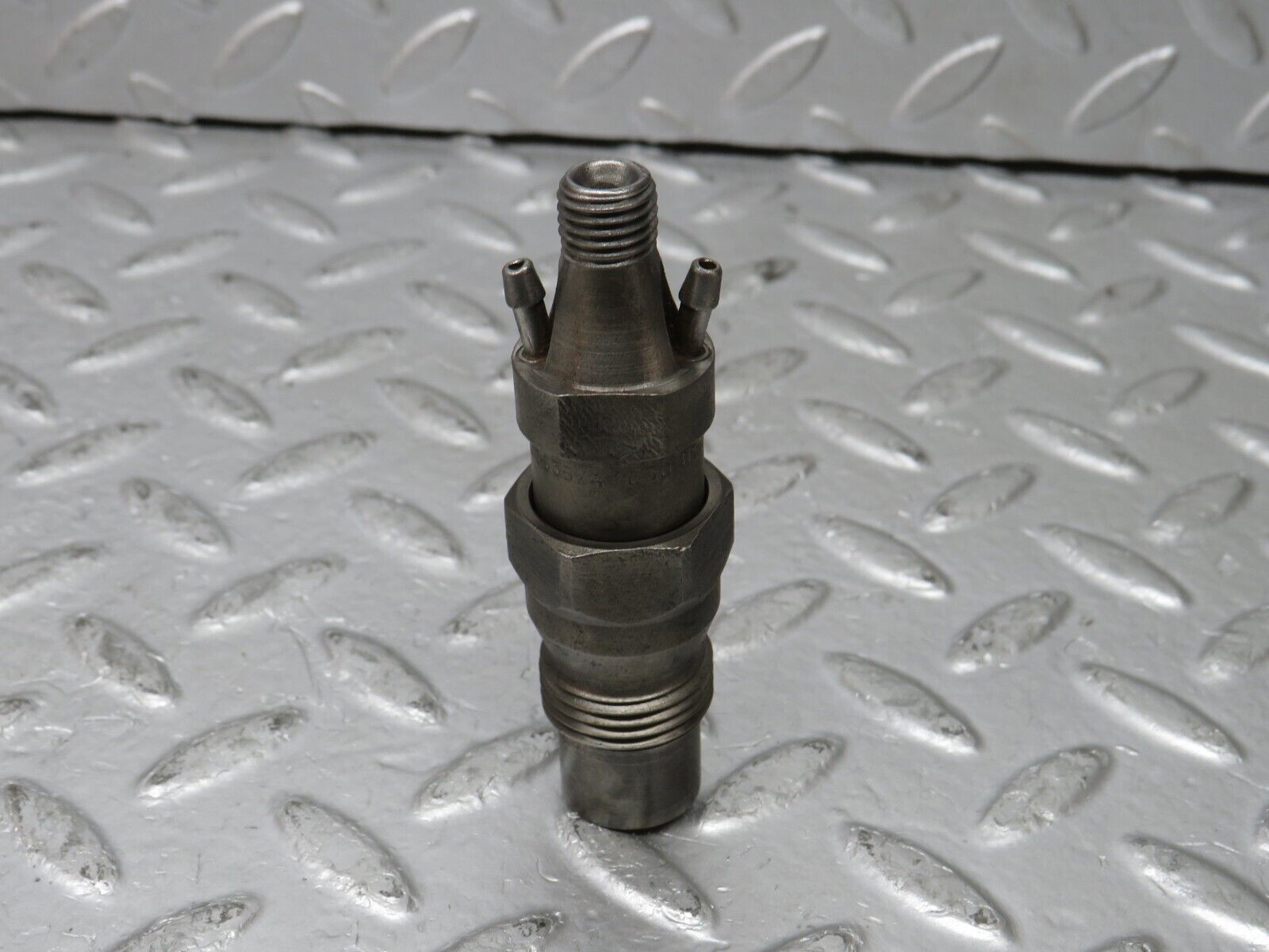 32903 Mercedes-Benz W123 300D Fuel Injector Bosch KCA30S35/4