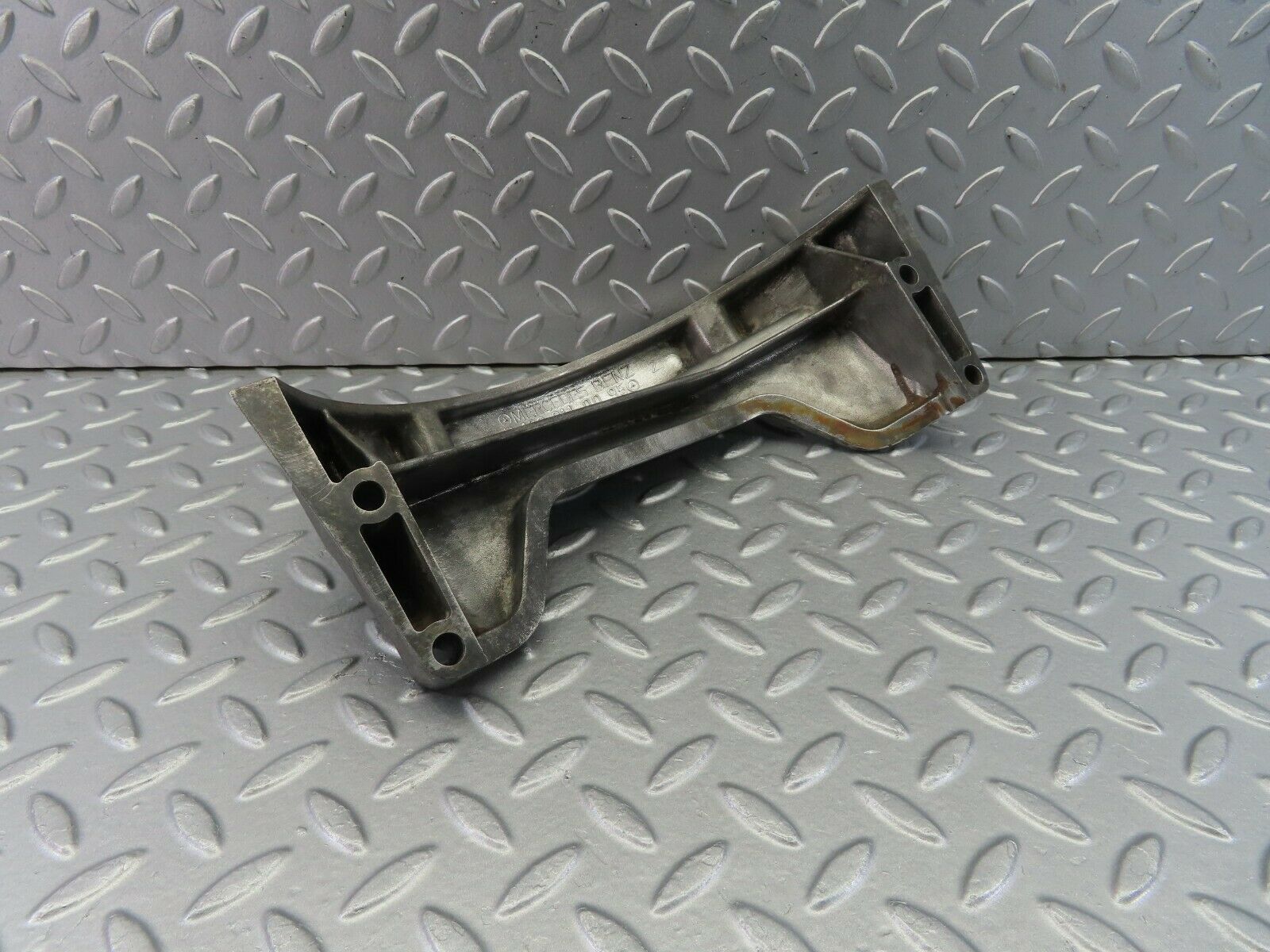 8834 Mercedes-Benz W123 Cover Oil Sump 1020110095