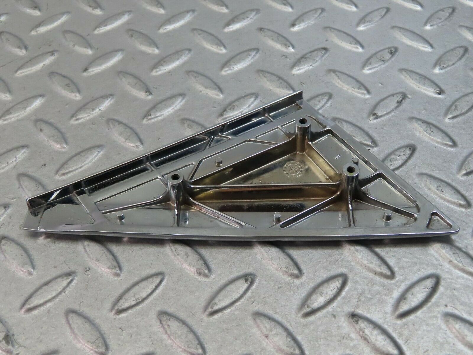 8810 Mercedes-Benz W123 Mirror Triangle Cover Right 1237250211