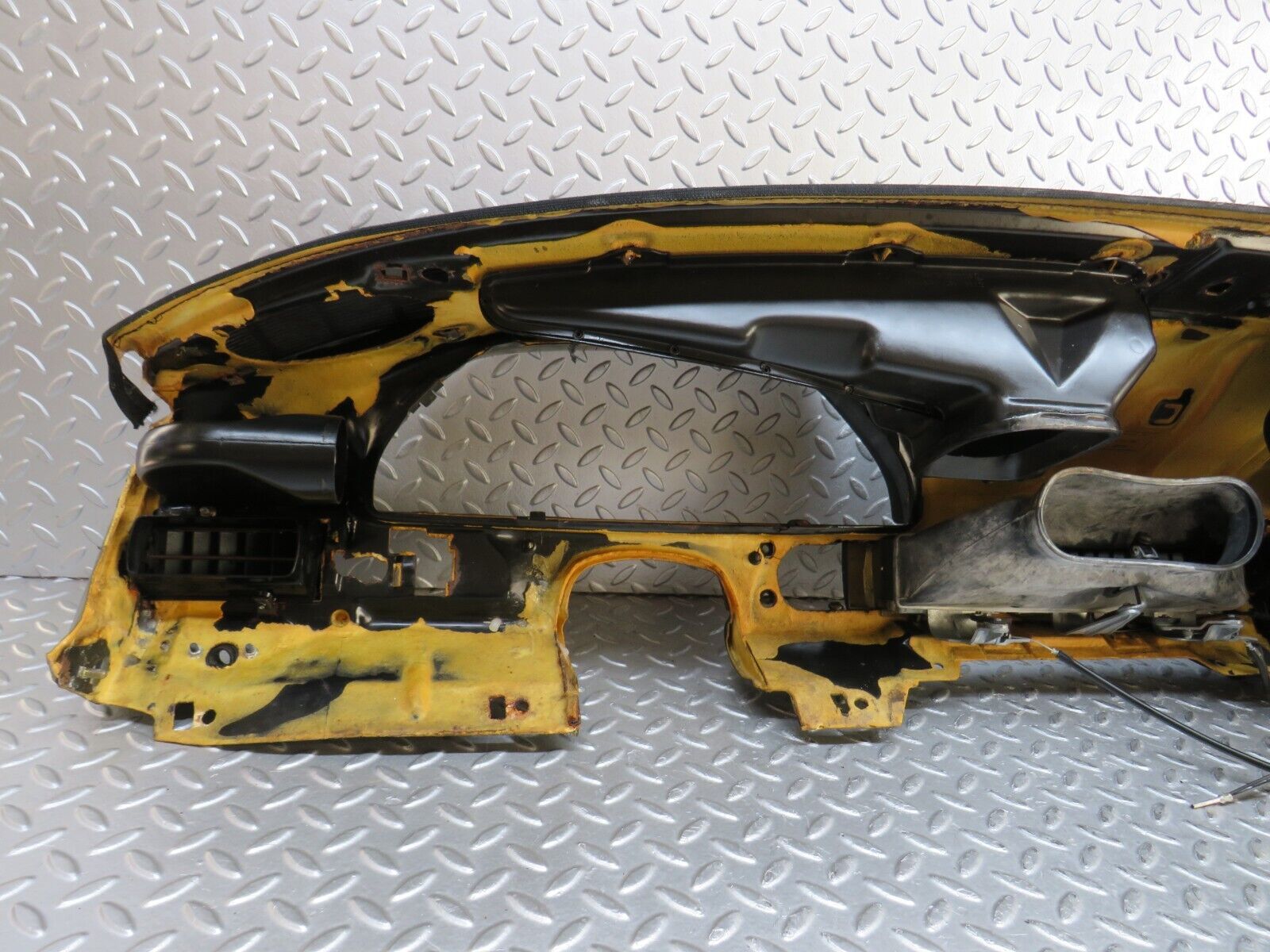 37158 Mercedes-Benz C126 420SEC Coupe Dashboard Black