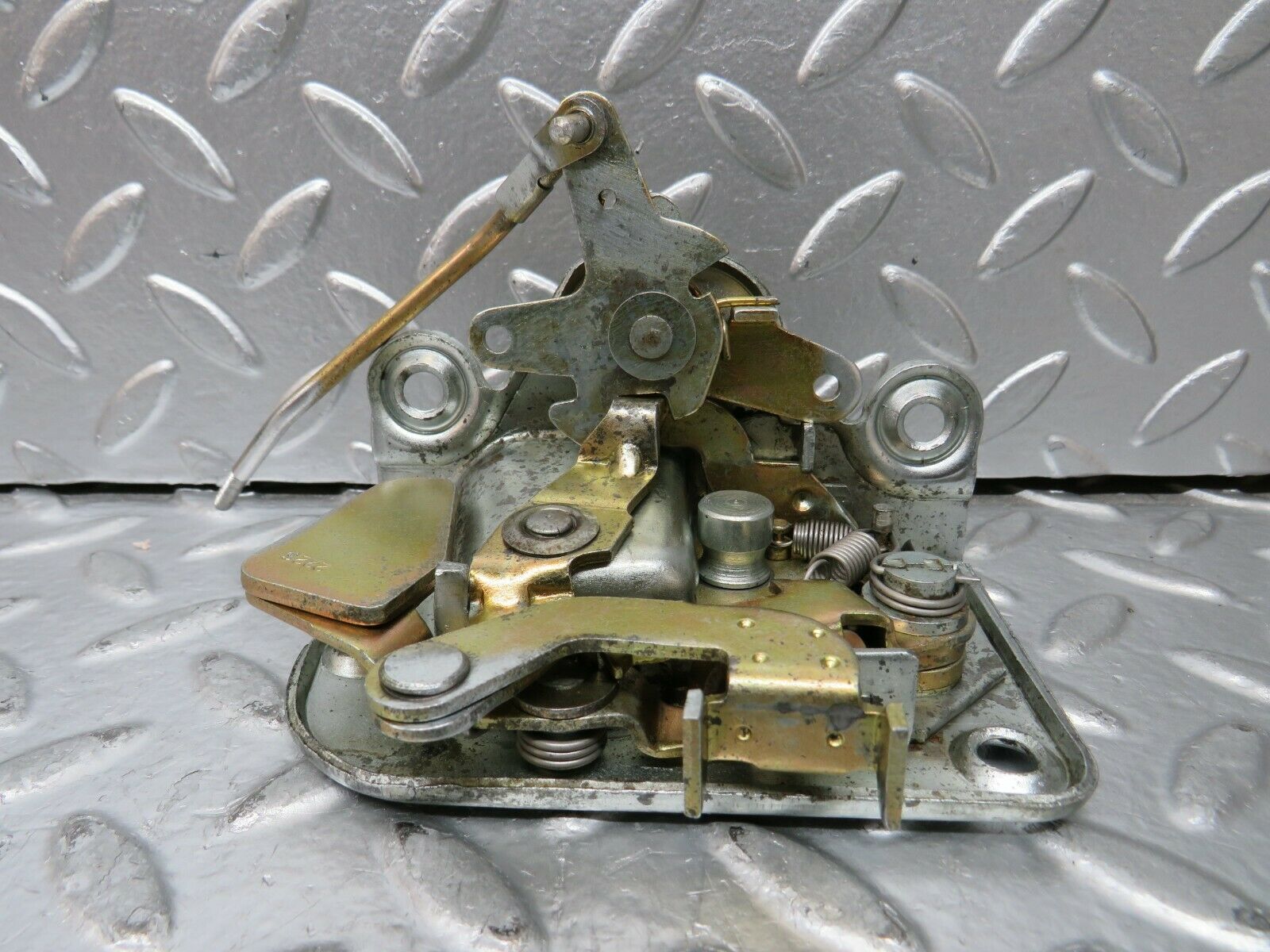 23458 Mercedes-Benz W114 280E Front Right Door Lock Mechanism