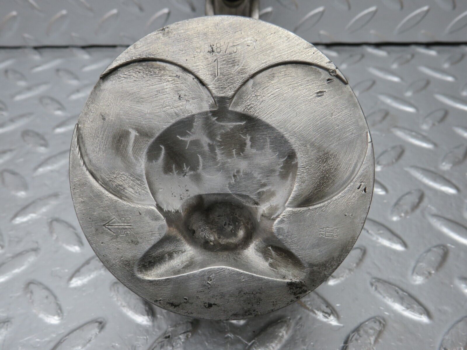 32932 Mercedes-Benz W123 300D Piston With Connecting Rod 90.875 mm 61502