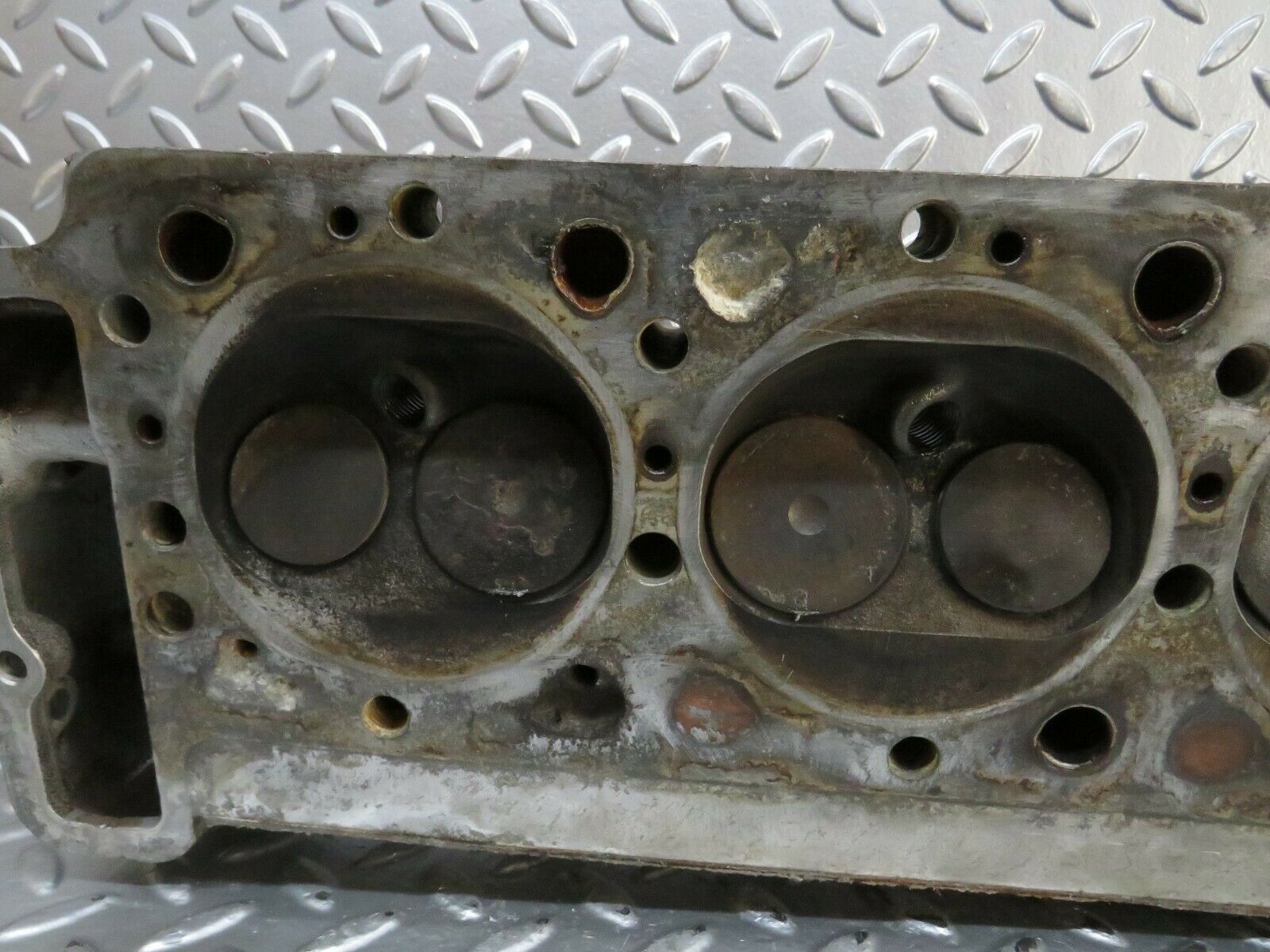 23872 Mercedes-Benz C107 450SLC Coupe Cylinder Head Left 1160162601