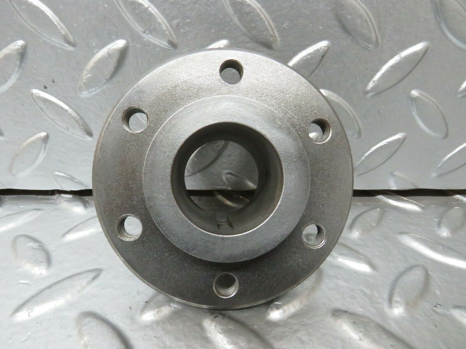 23899 Mercedes-Benz C107 450SLC Coupe Crankshaft Sleeve Hub