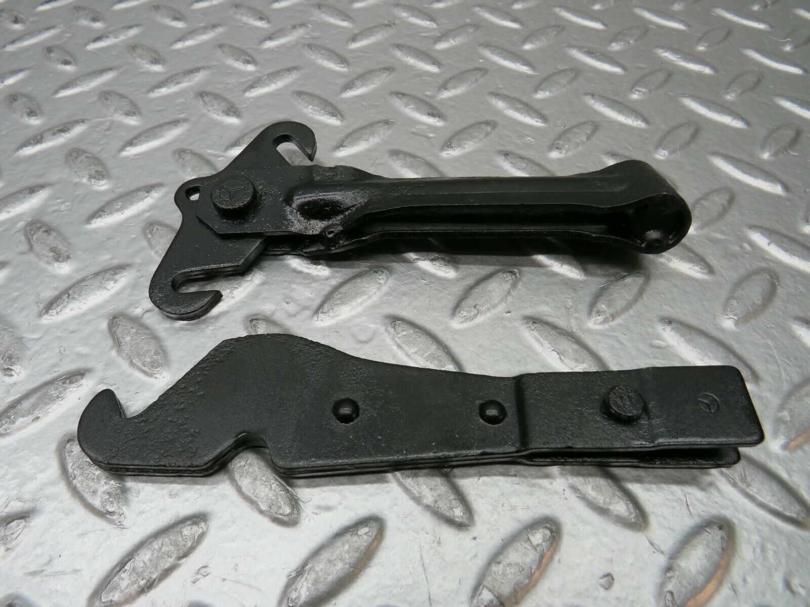 23137 Mercedes-Benz C123 230CE Coupe Handbrake Regulator