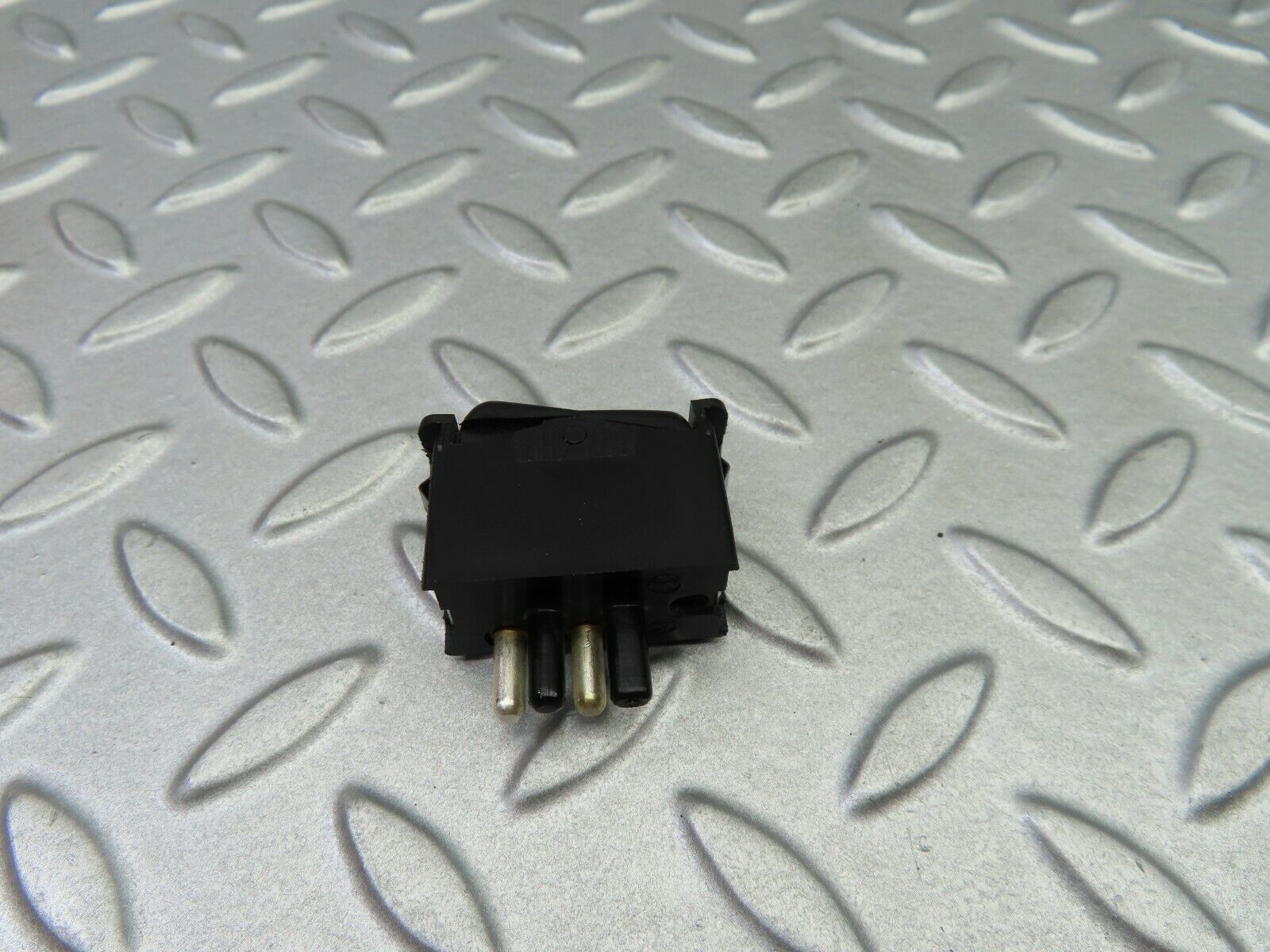 6111 Mercedes-Benz W126 380SE Interior Light Switch 0008205910