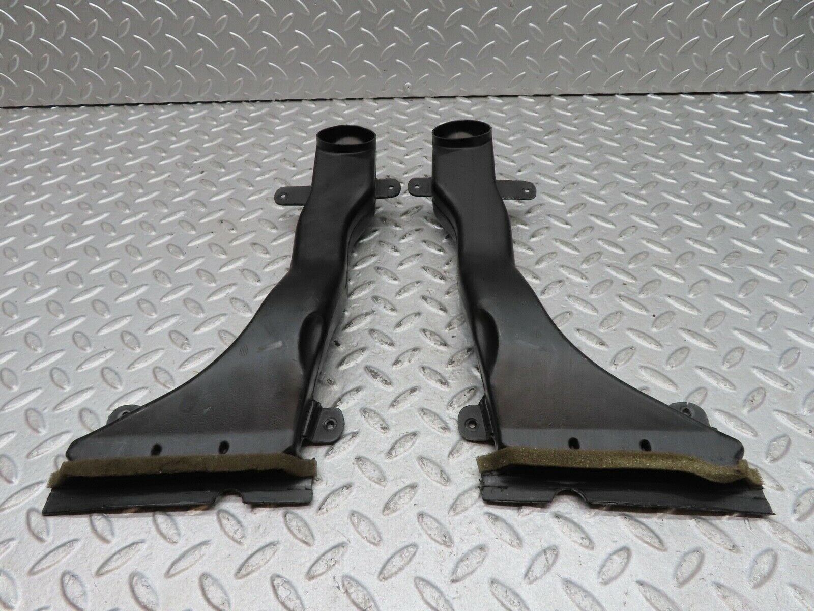 17104 Mercedes-Benz R129 300SL Coupe Front Air Vent Duct Pair