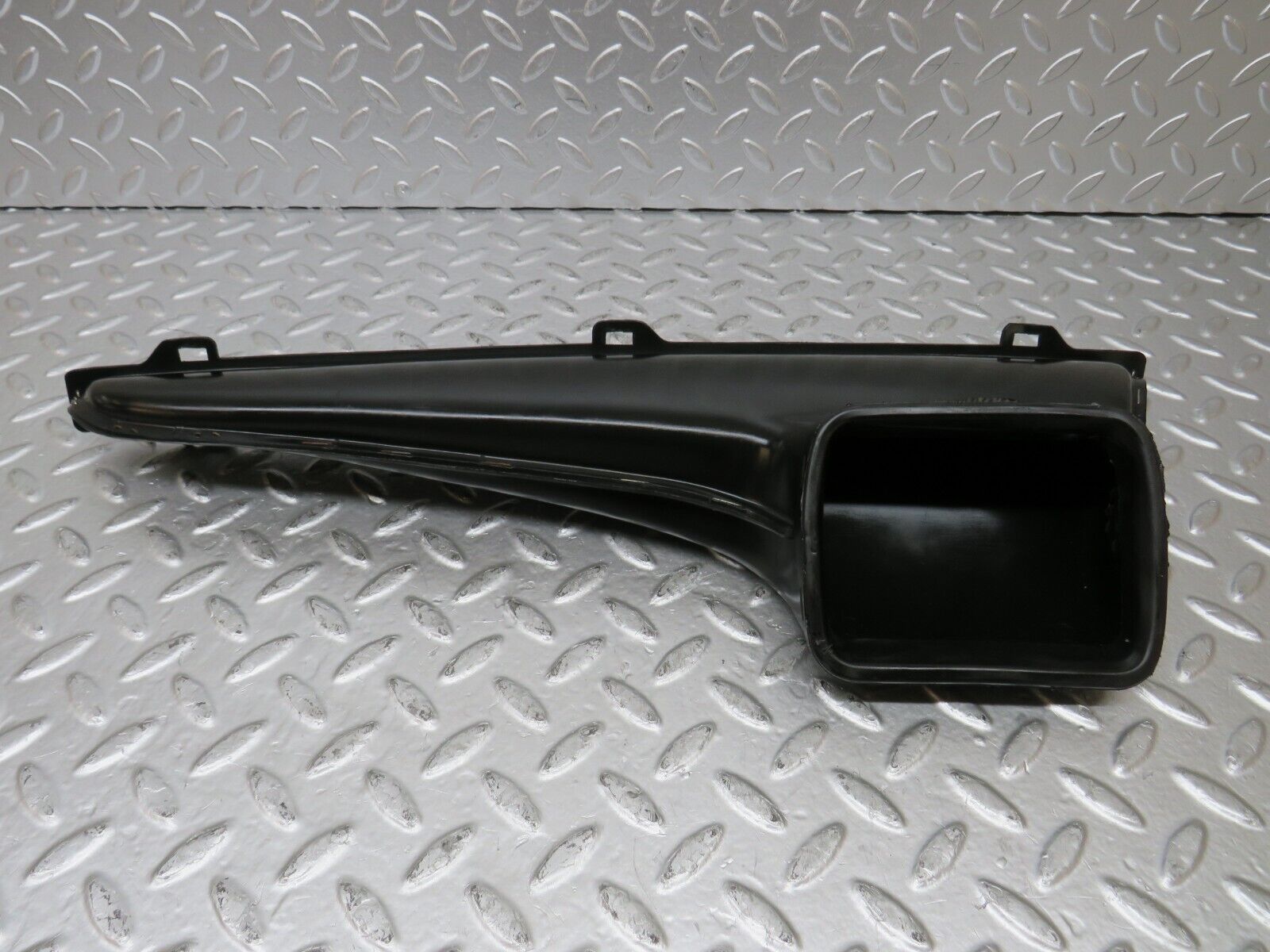 26186 Mercedes-Benz W116 450SE Dashboard Air Vent Duct Pair 1168300319