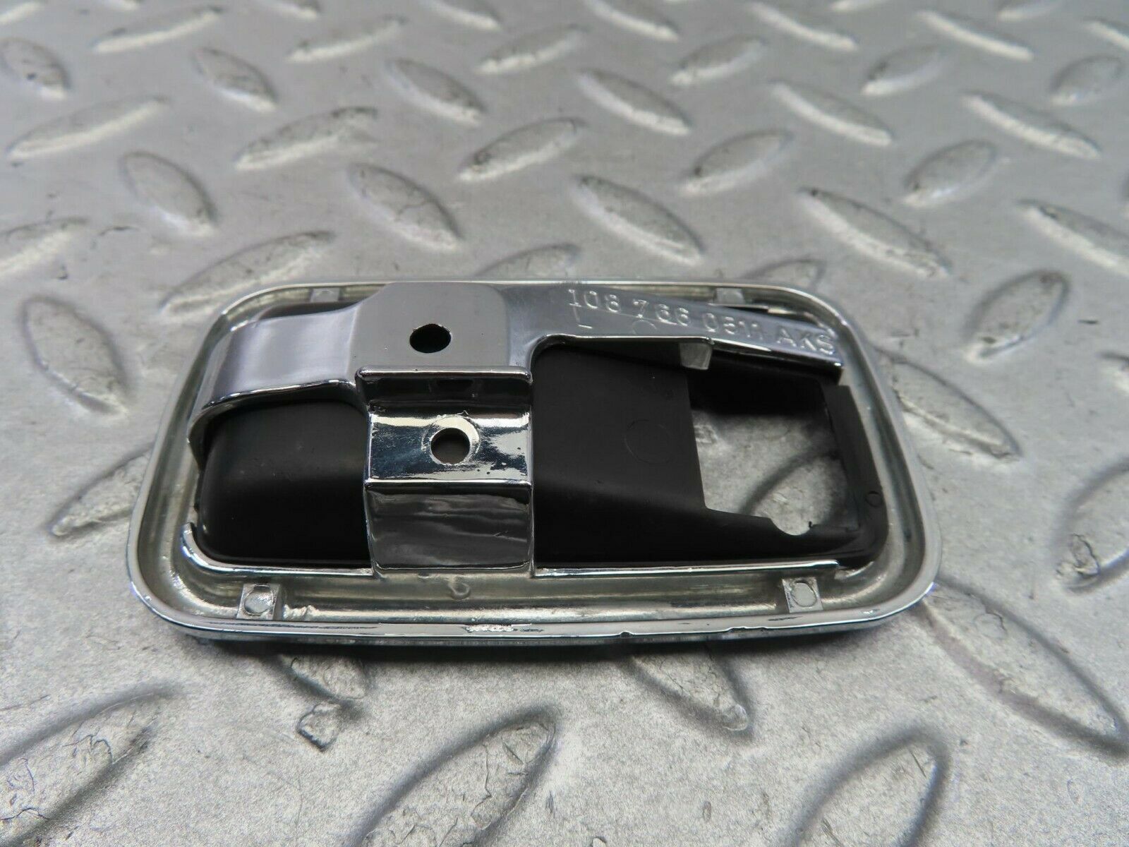 8659 Mercedes-Benz W108 Chrome Frame For Door Opener Left 1087660511